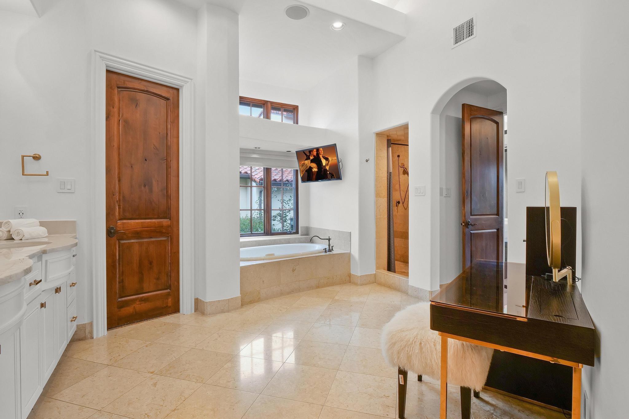 425 Brandon WAY