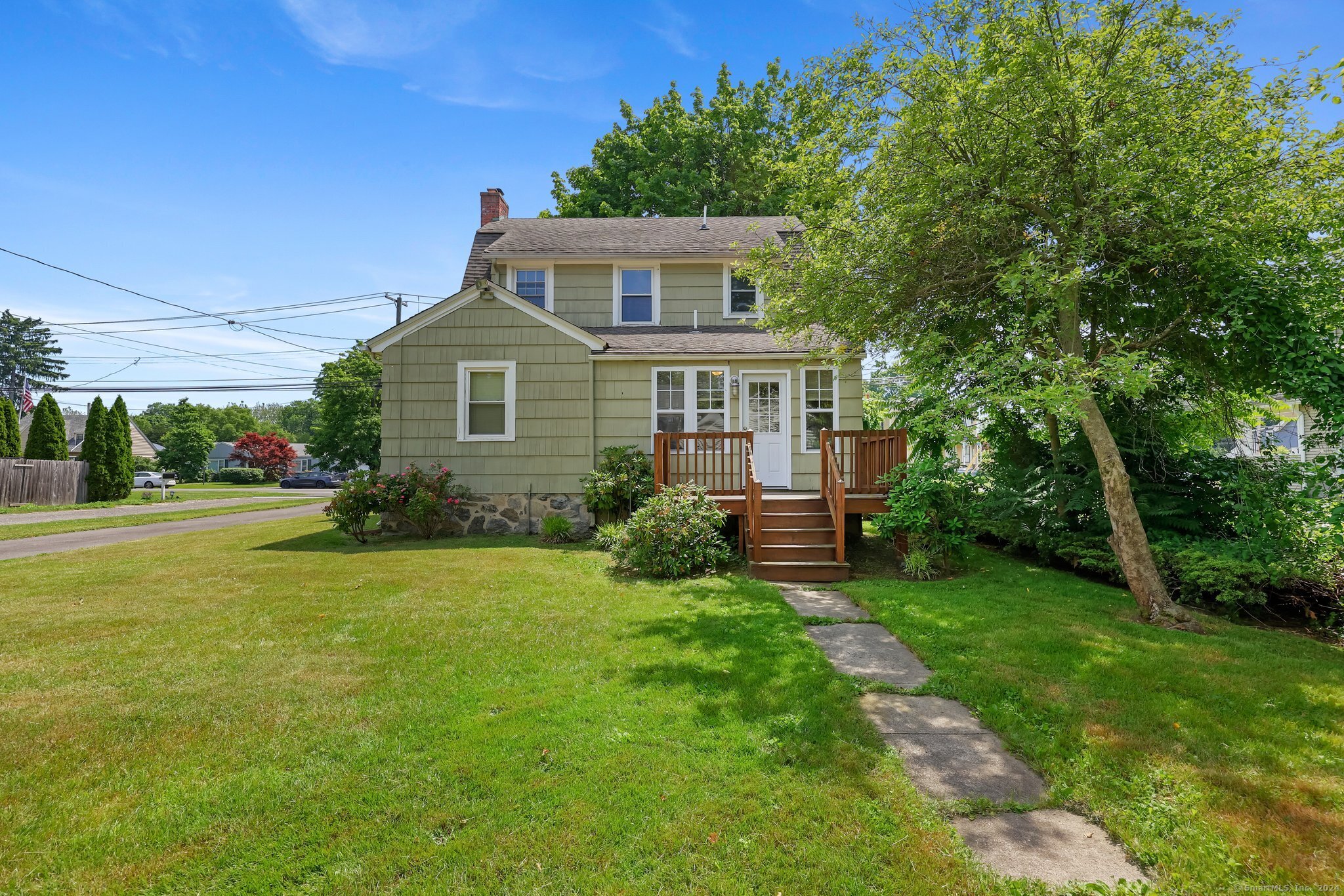 1661 Main Street