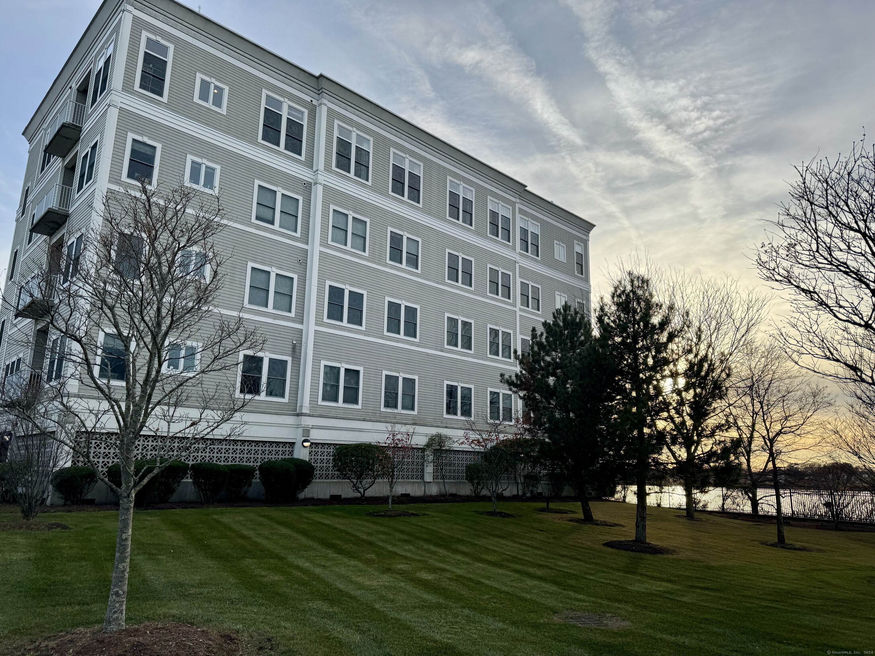 200 Harbour Close 202