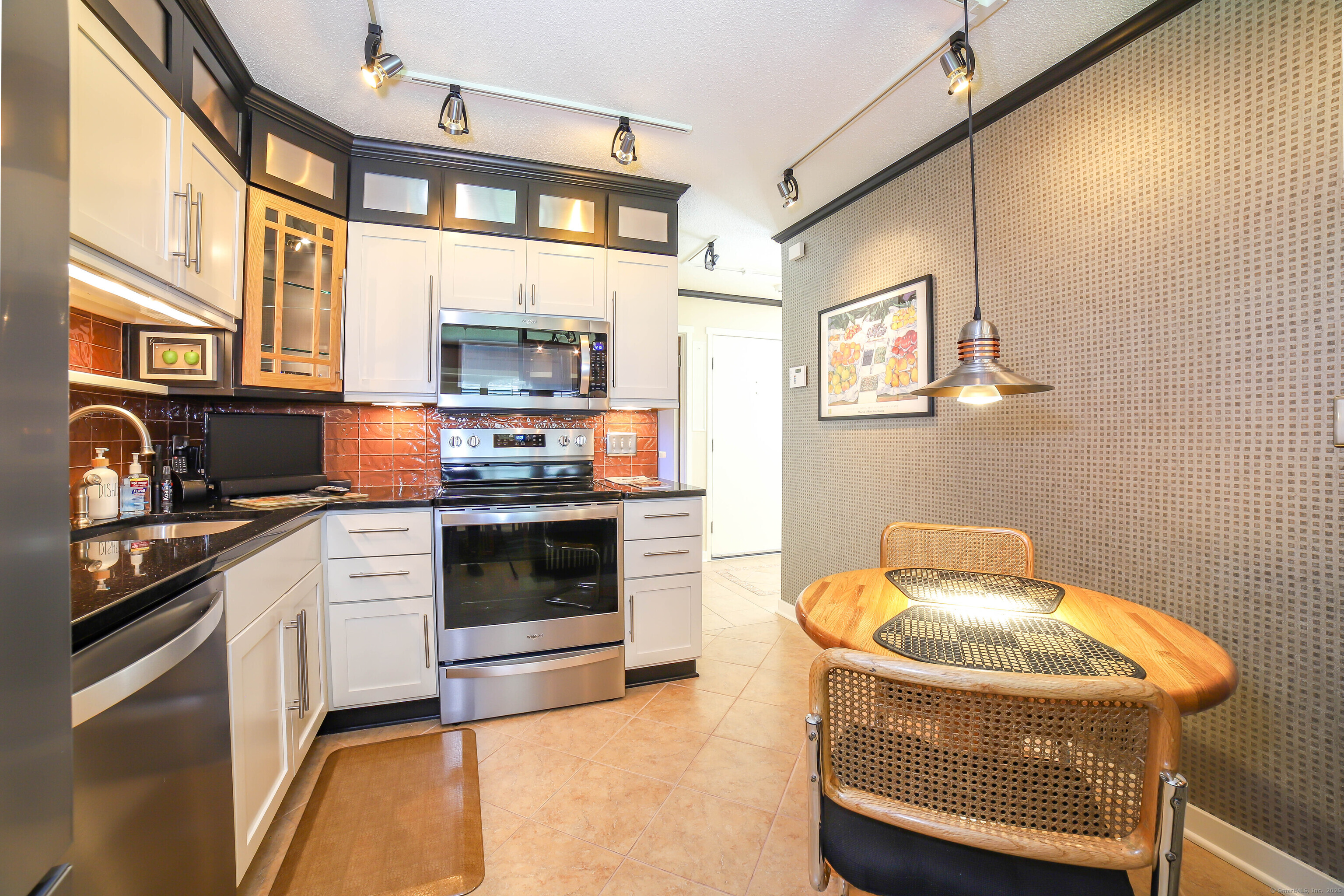 85 Viscount Drive 10A