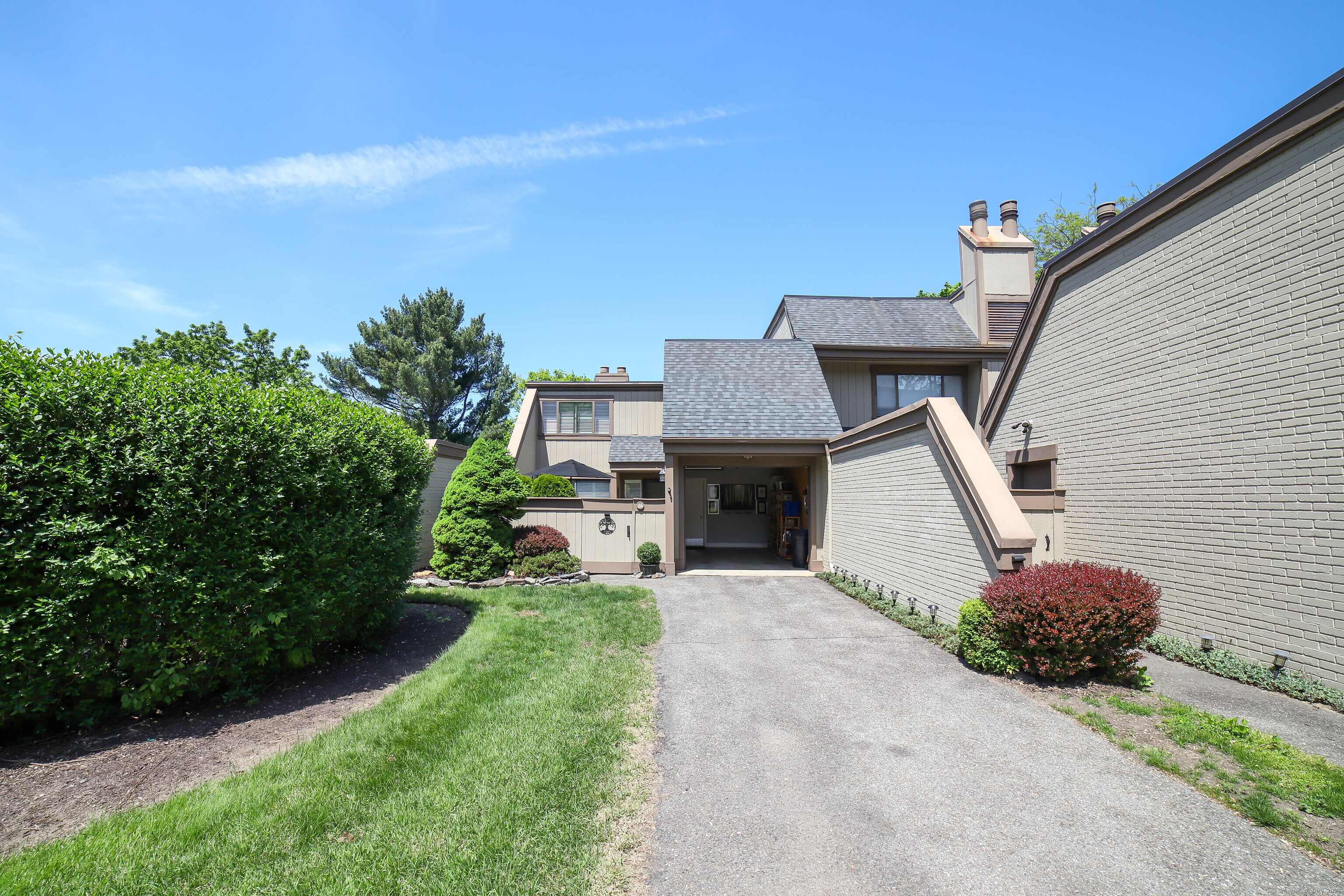 85 Viscount Drive 10A