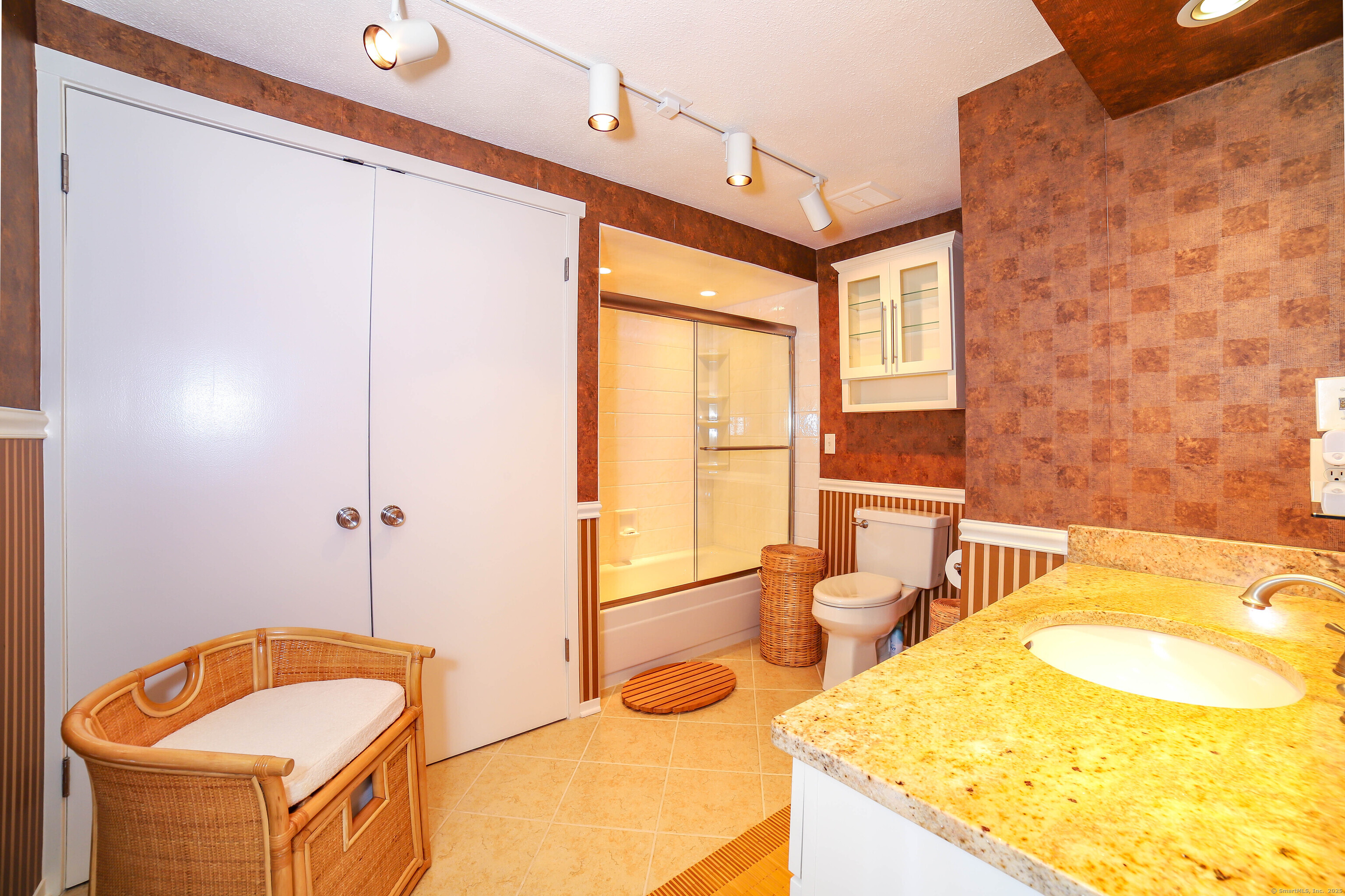85 Viscount Drive 10A