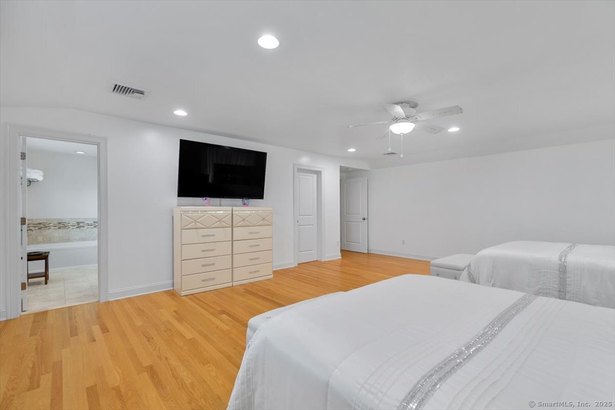 40 Devine Place