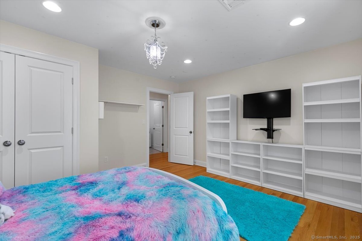 40 Devine Place