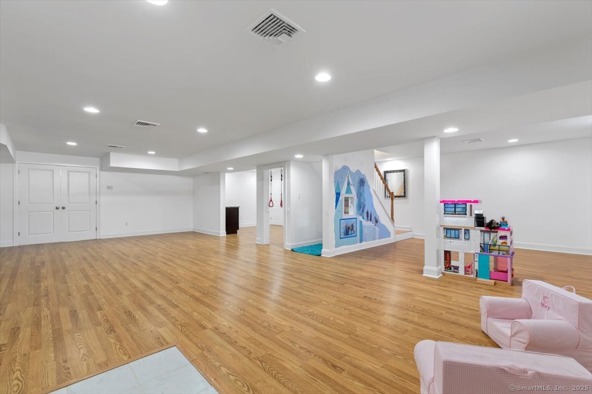 40 Devine Place