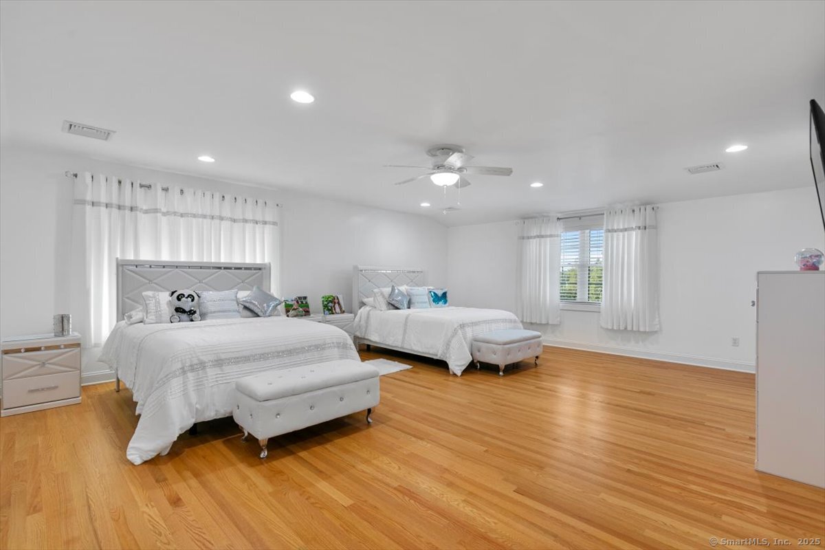 40 Devine Place
