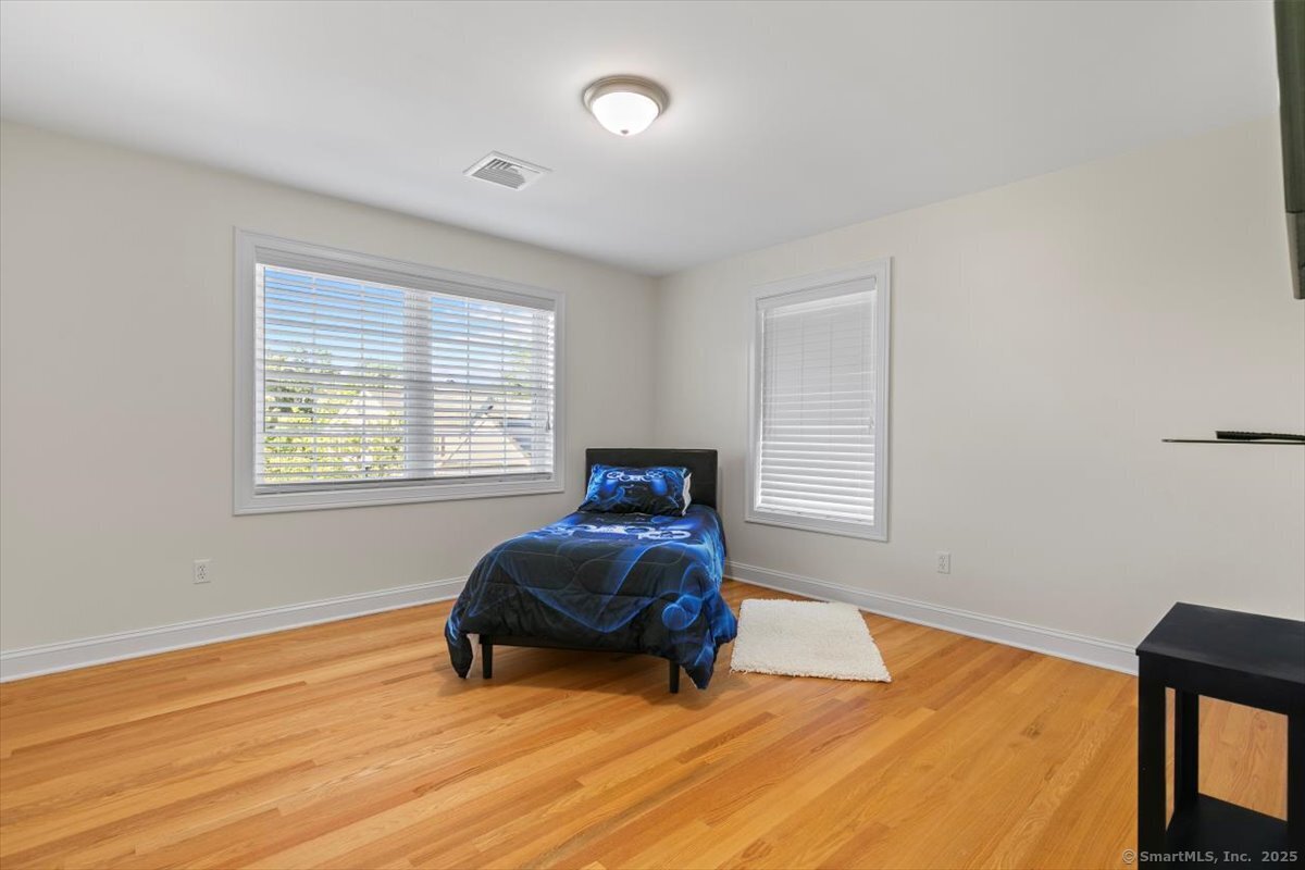 40 Devine Place