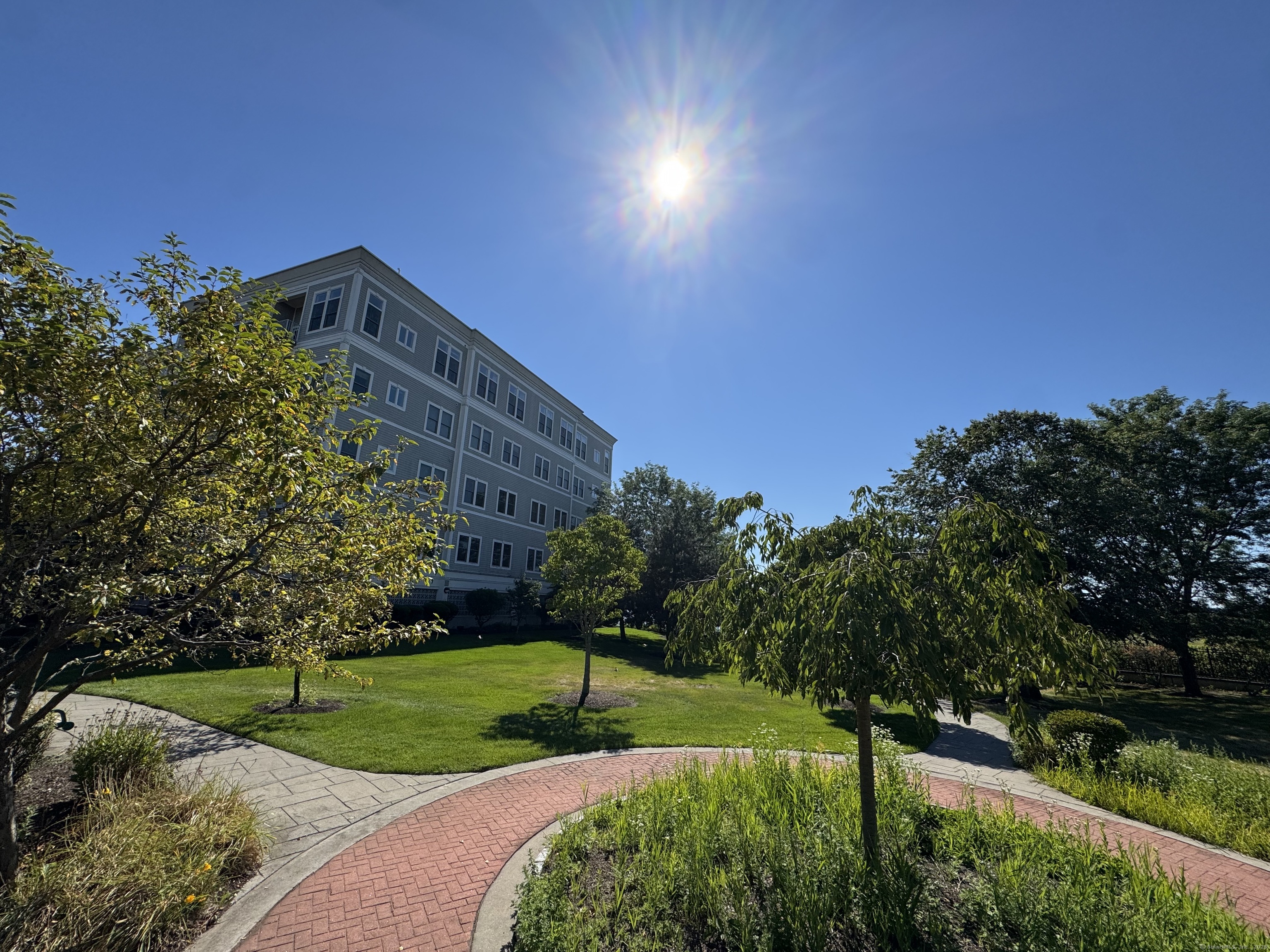 200 Harbour Close 202