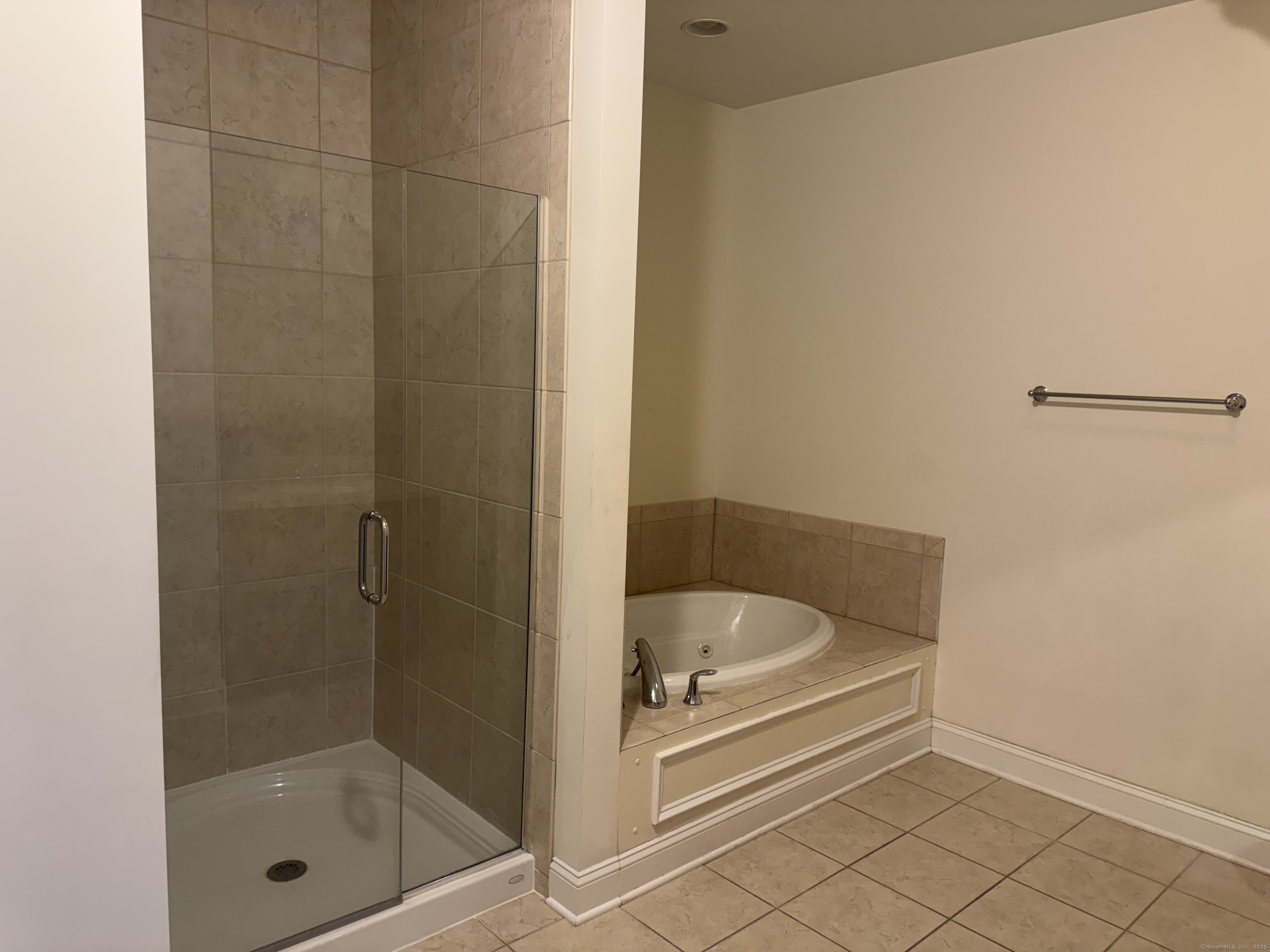 200 Harbour Close 202