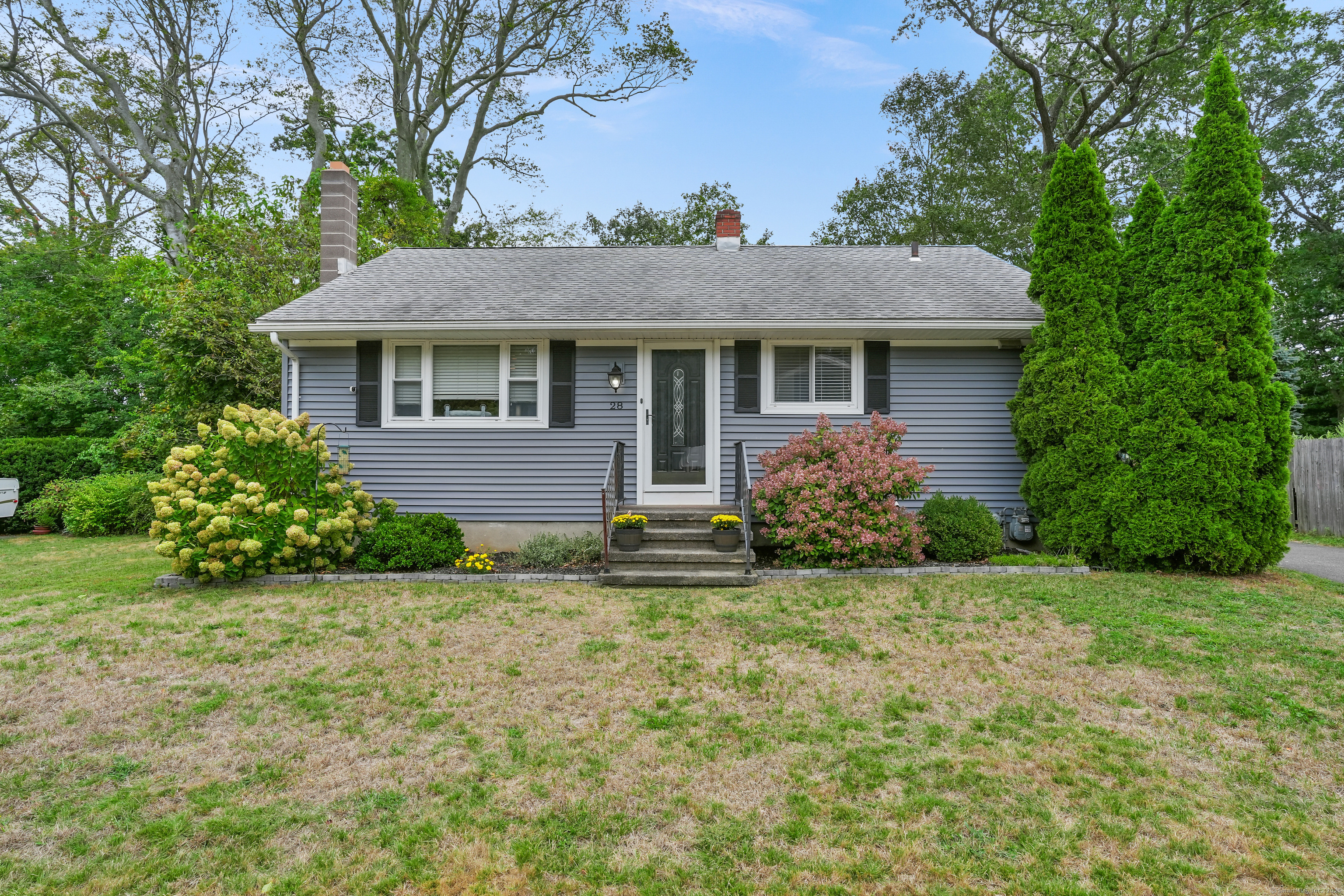 28 Live Oaks Road