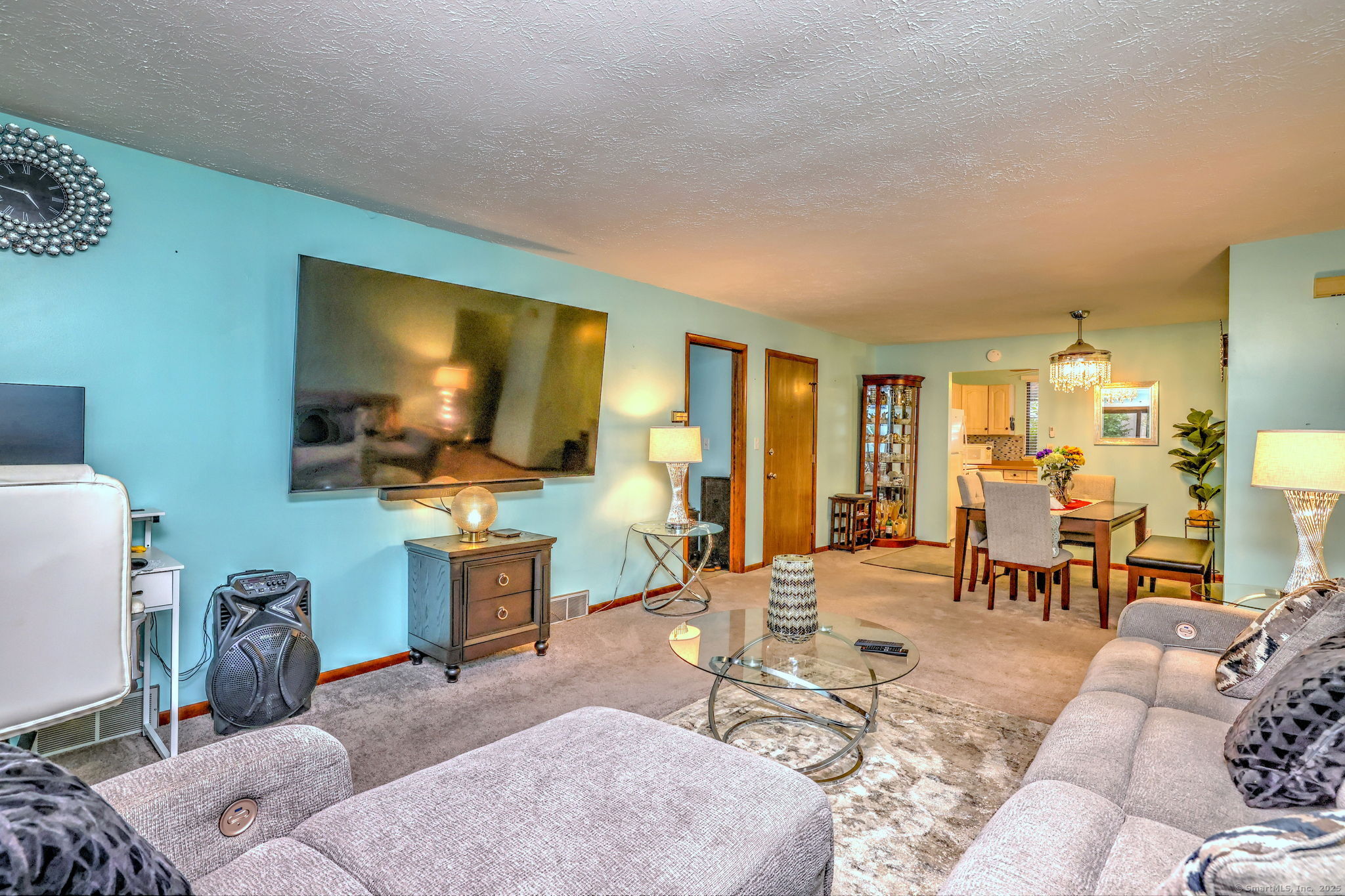 1 Pond Hollow Drive 1