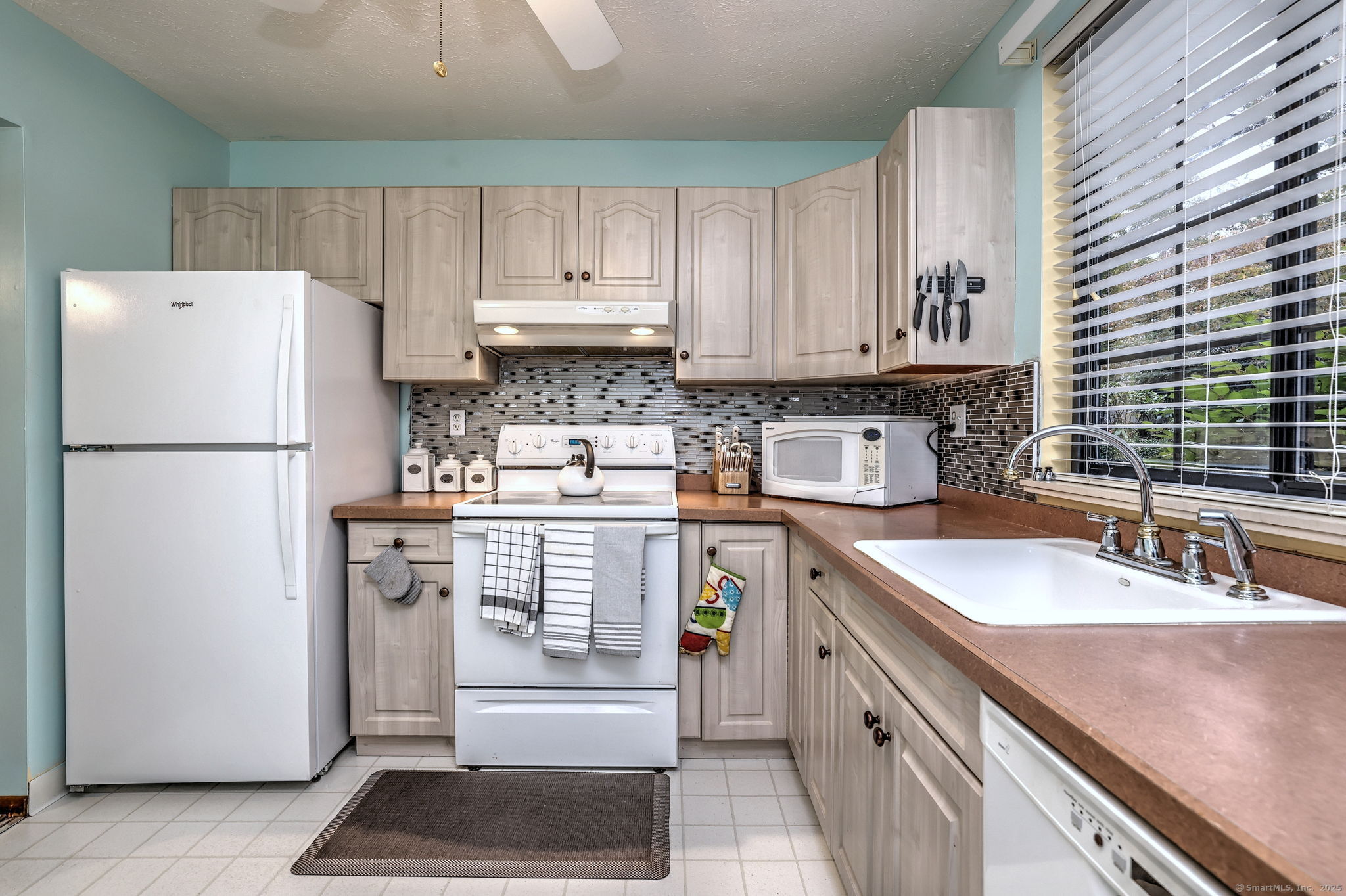 1 Pond Hollow Drive 1