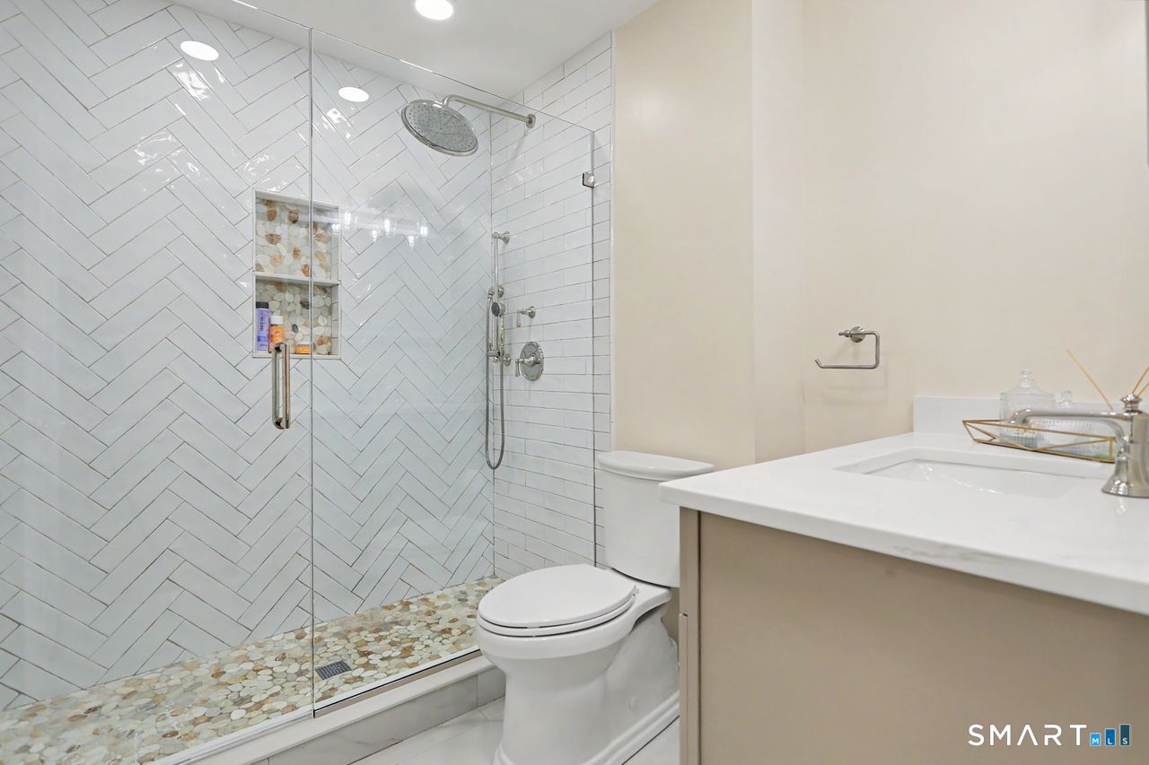 181 West Walk Unit: 181