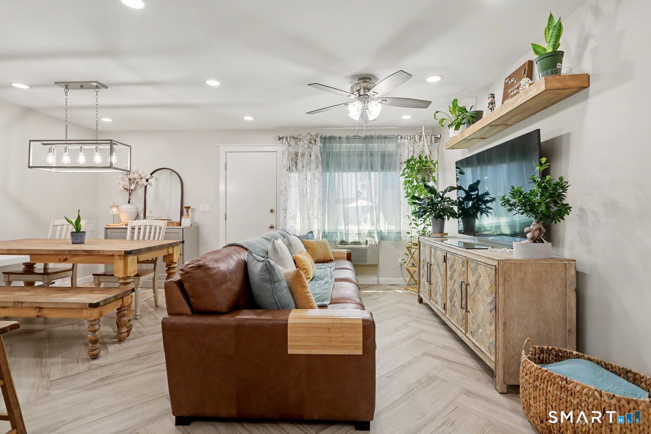 181 West Walk Unit: 181