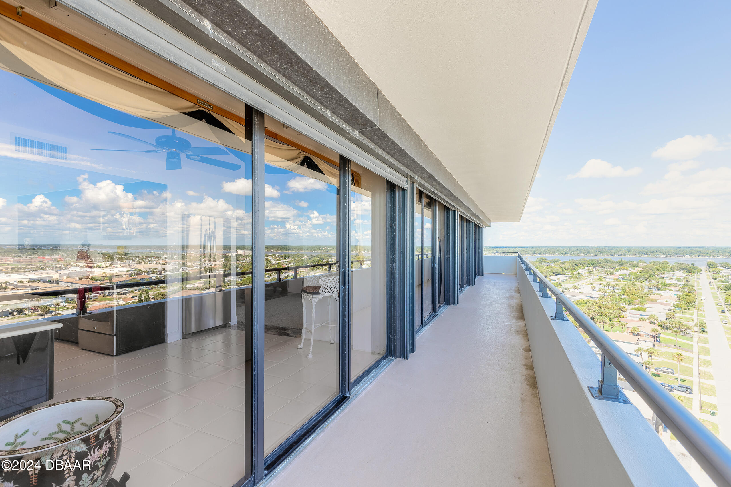 2200 N Atlantic Avenue, 1401