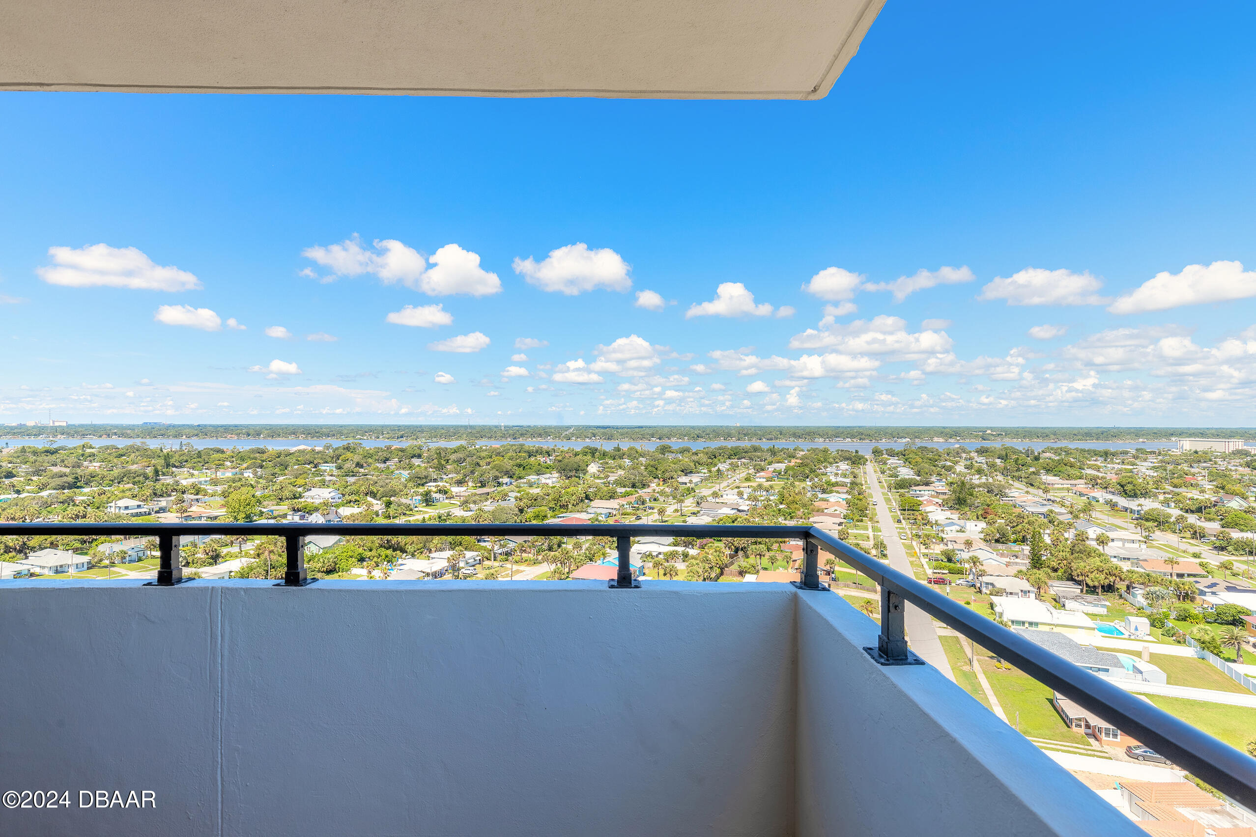 2200 N Atlantic Avenue, 1401