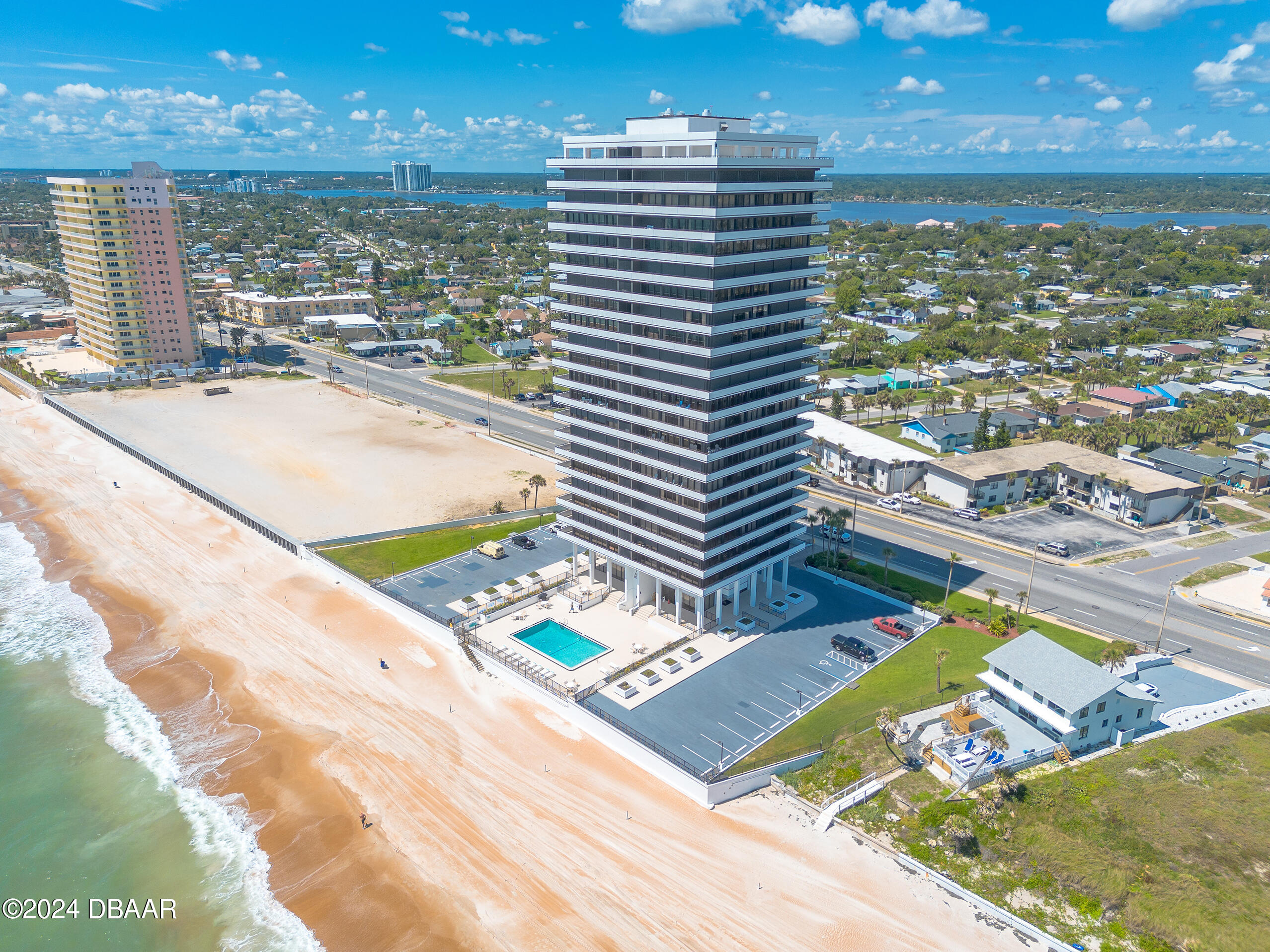 2200 N Atlantic Avenue, 1401