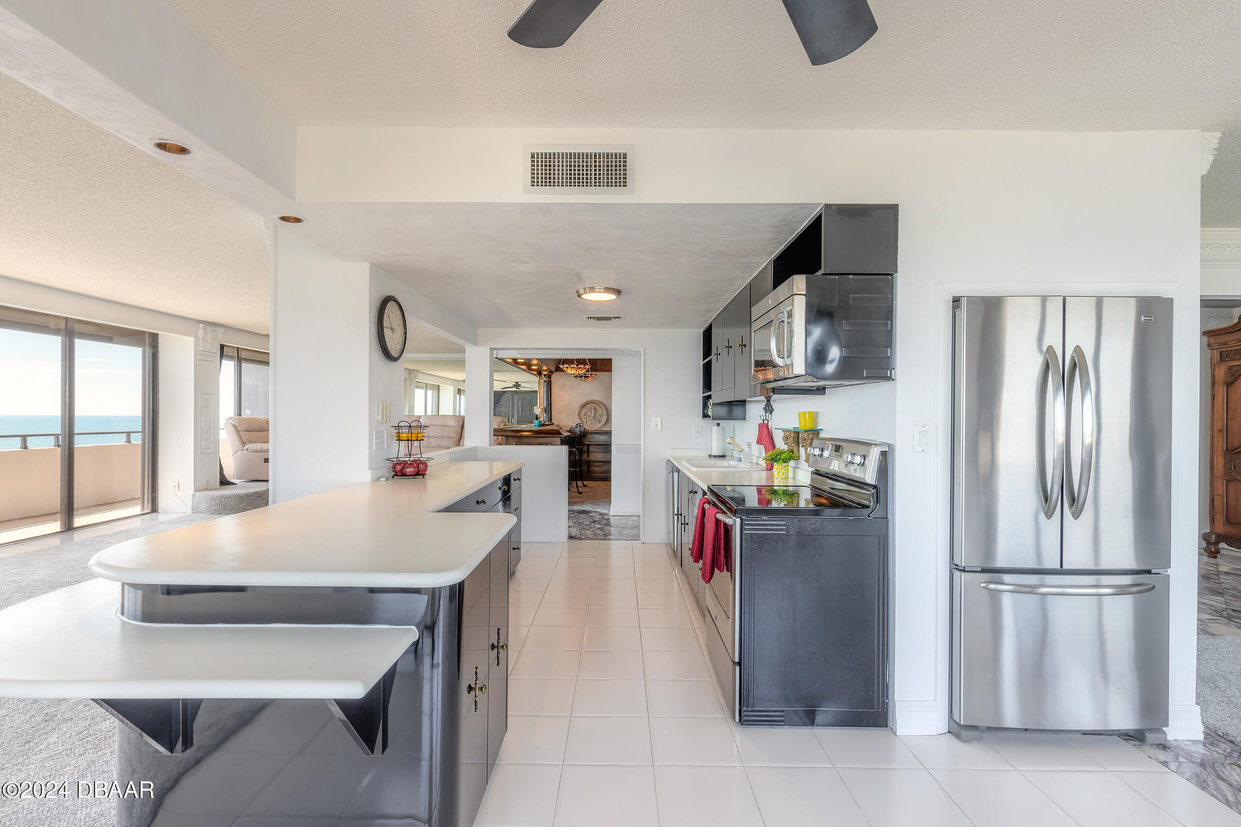 2200 N Atlantic Avenue, 1401