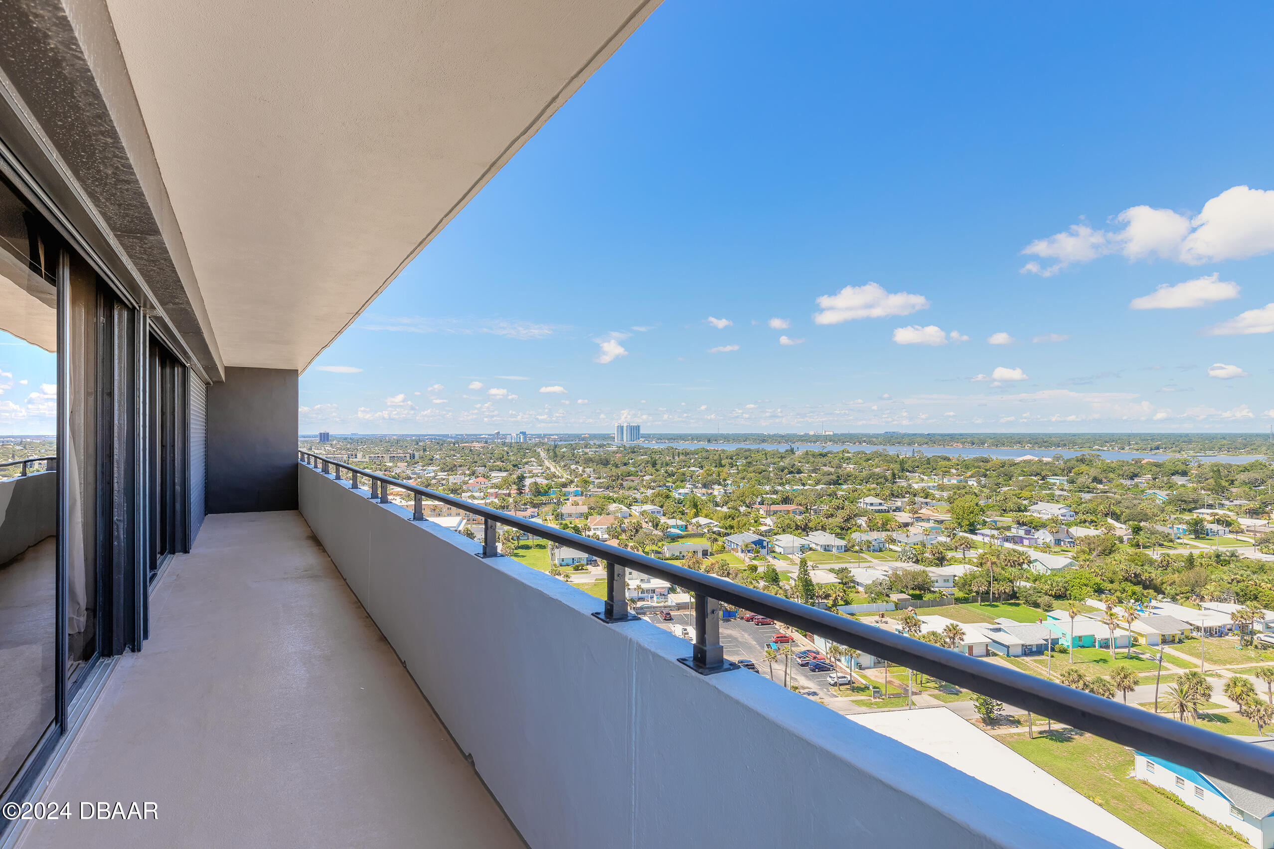 2200 N Atlantic Avenue, 1401