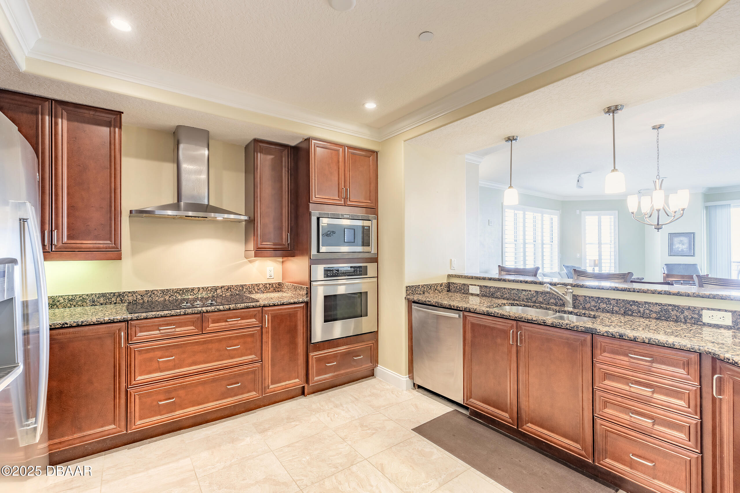 2515 S Atlantic Avenue, 1004