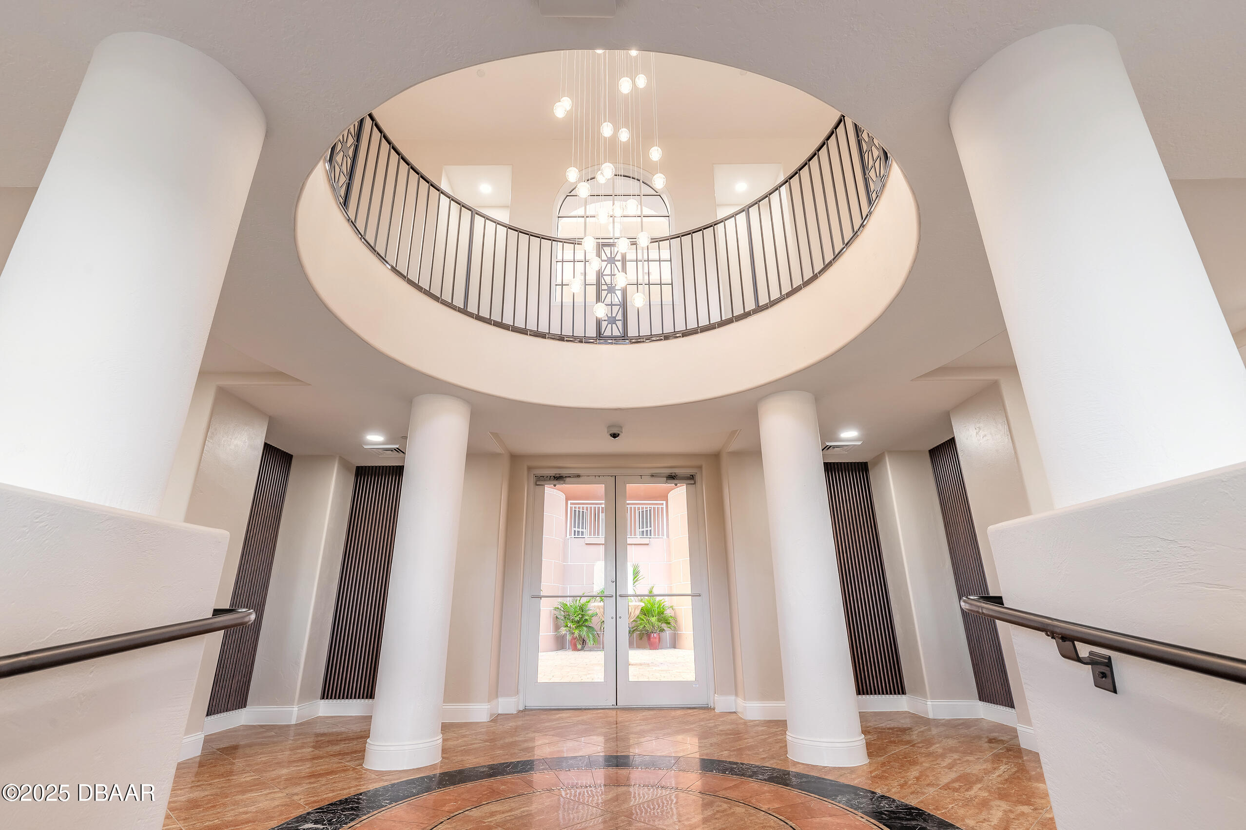 2515 S Atlantic Avenue, 1004