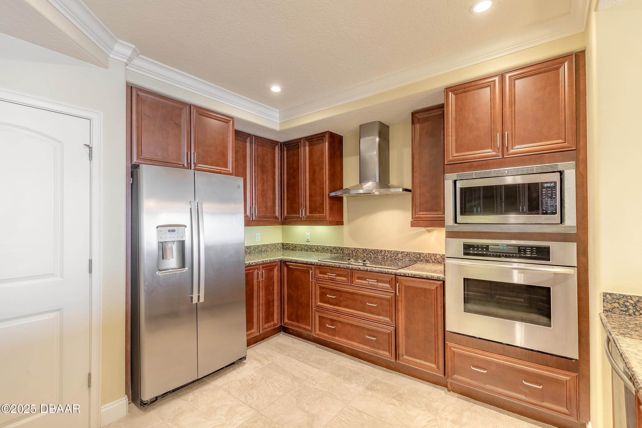 2515 S Atlantic Avenue, 1004