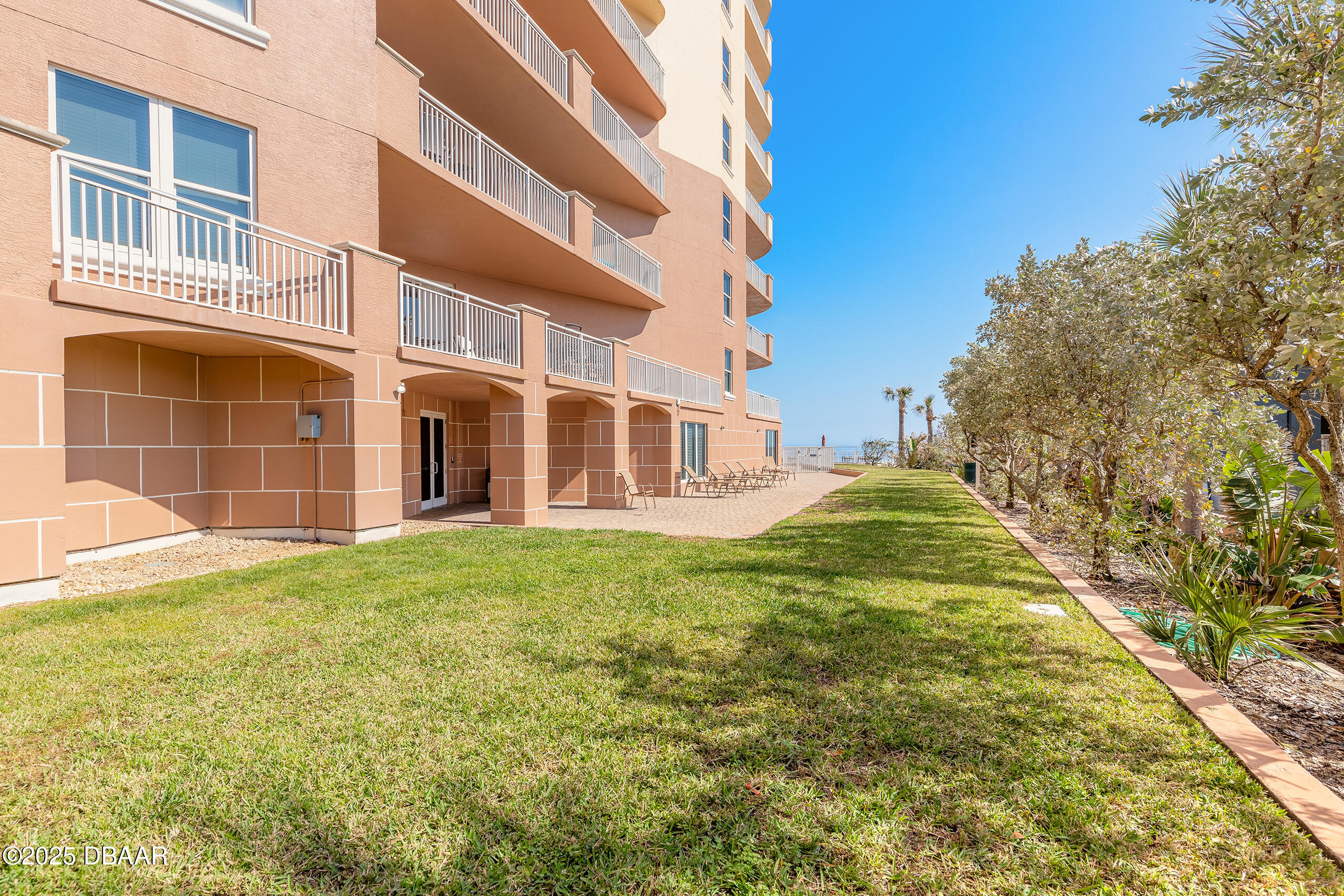 2515 S Atlantic Avenue, 1004