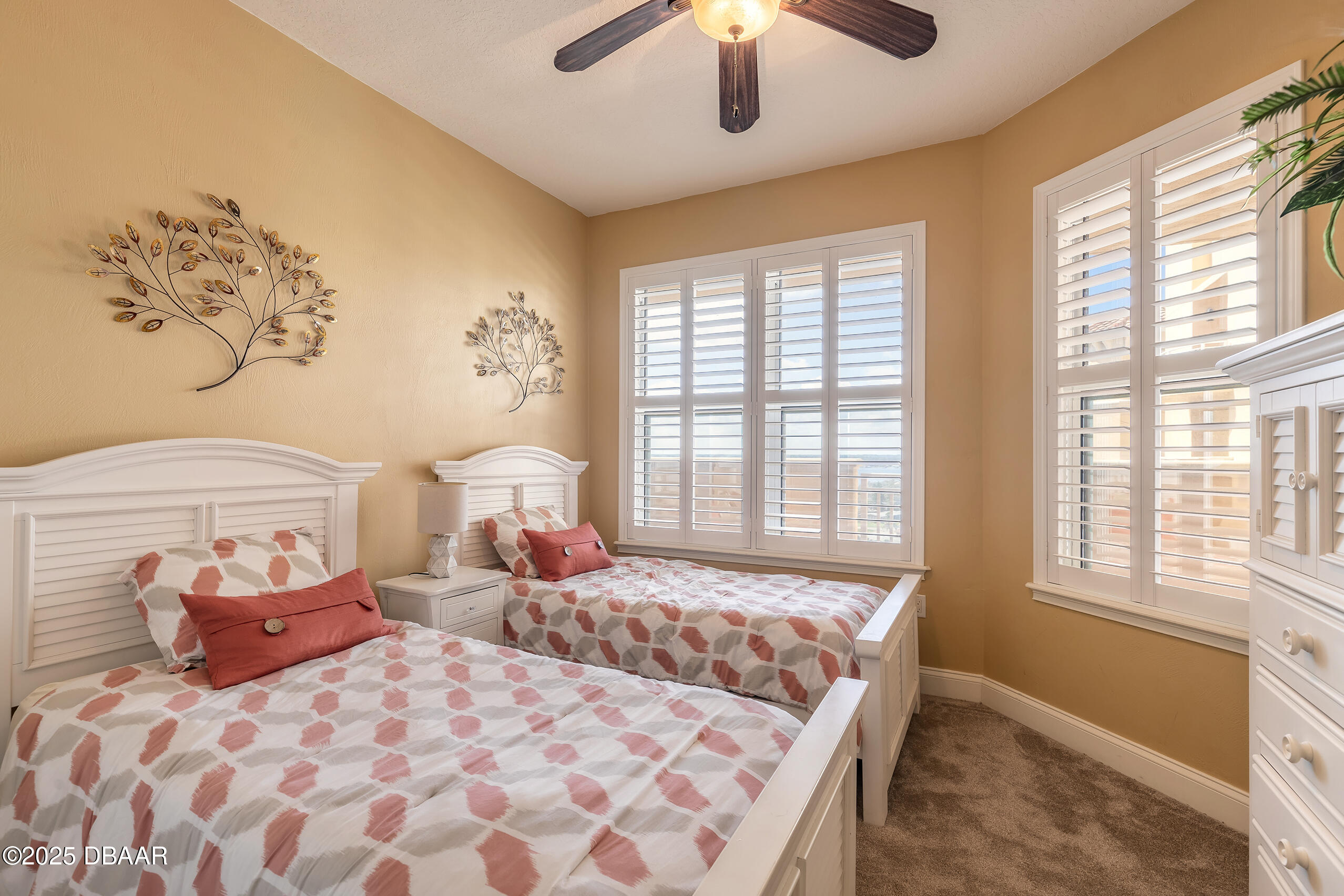 2515 S Atlantic Avenue, 1004