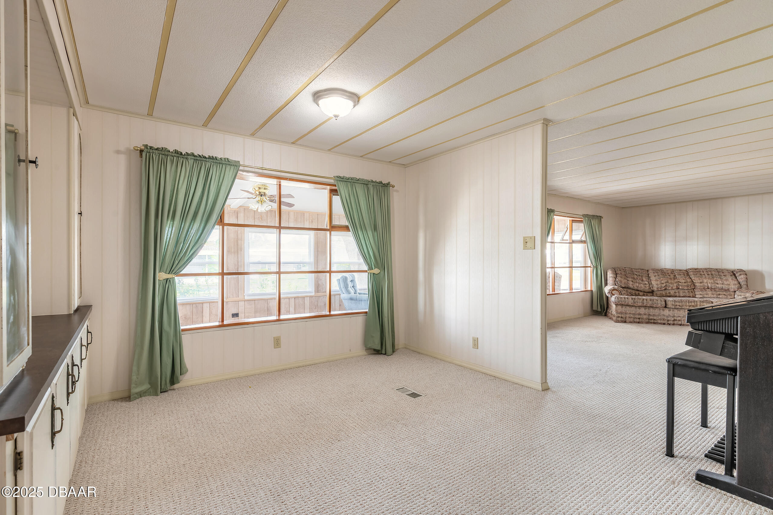 317 Lakeview Drive