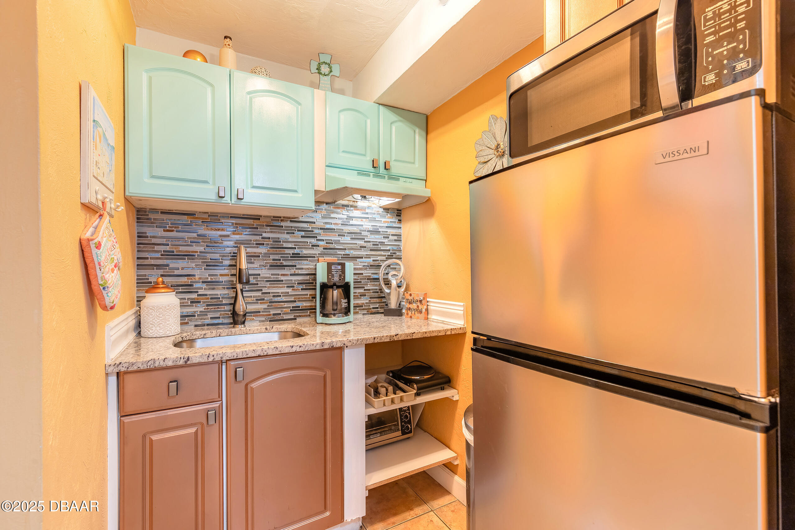 313 S Atlantic Avenue, 302 & 304