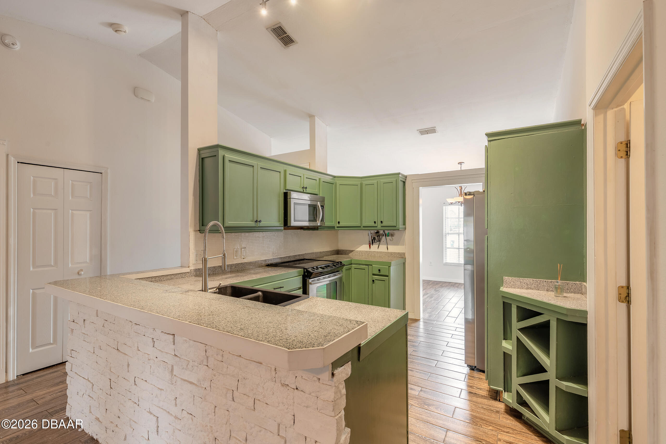 1031 E Walts Avenue, DeLand