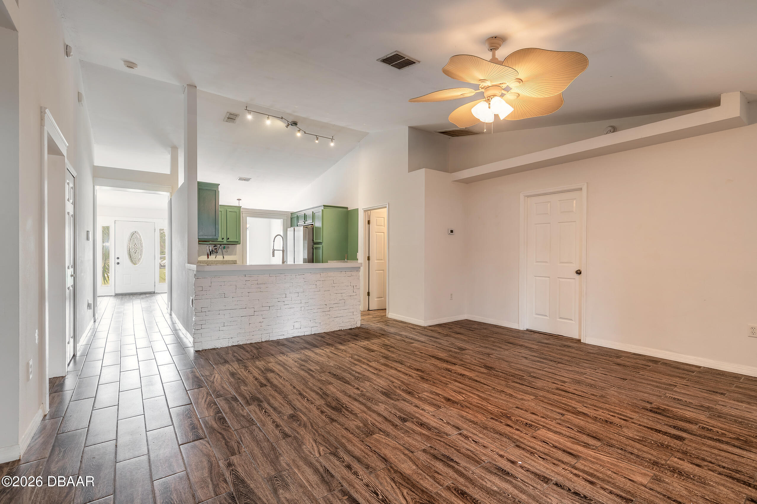 1031 E Walts Avenue, DeLand