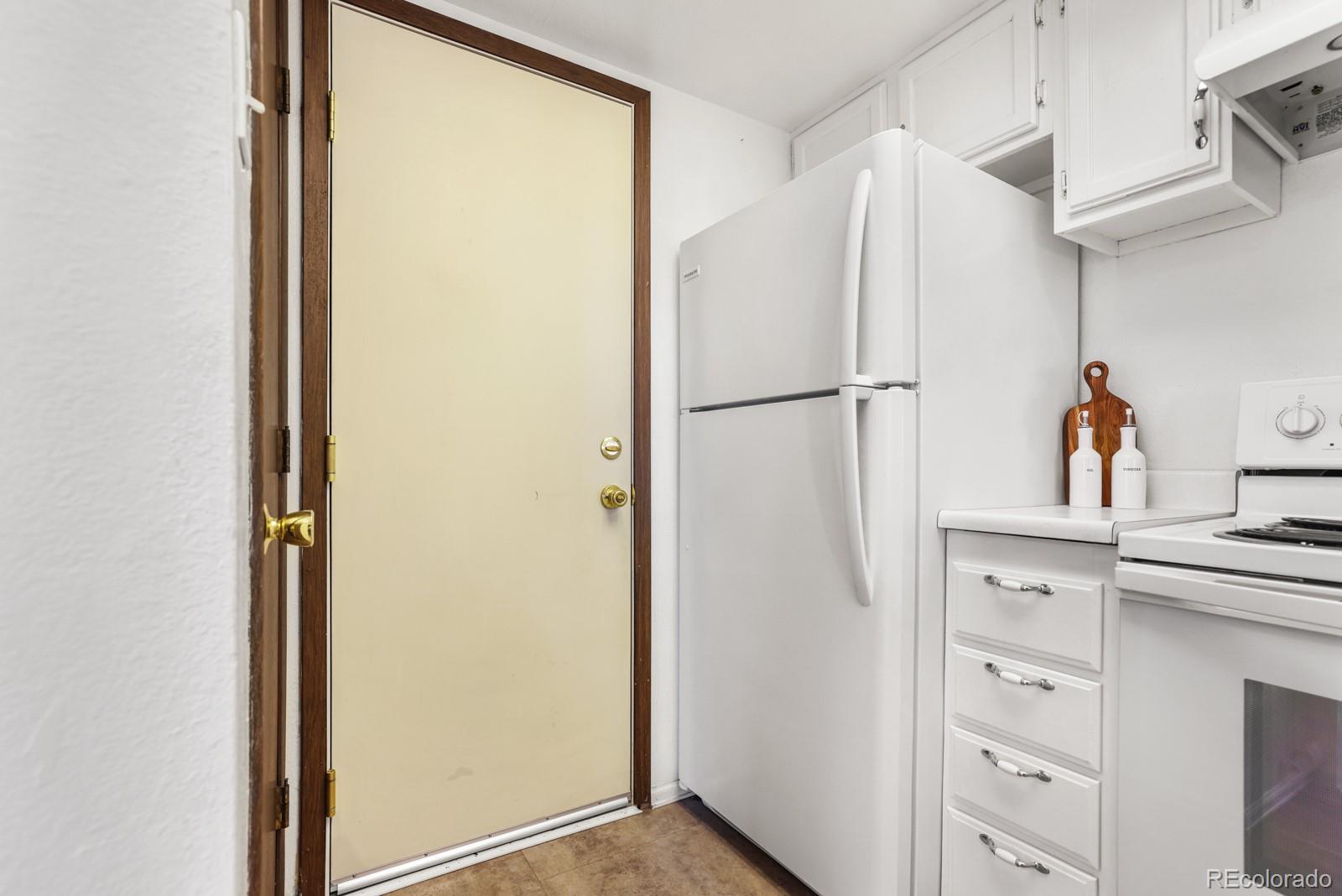 4742 Villa Circle Unit: B