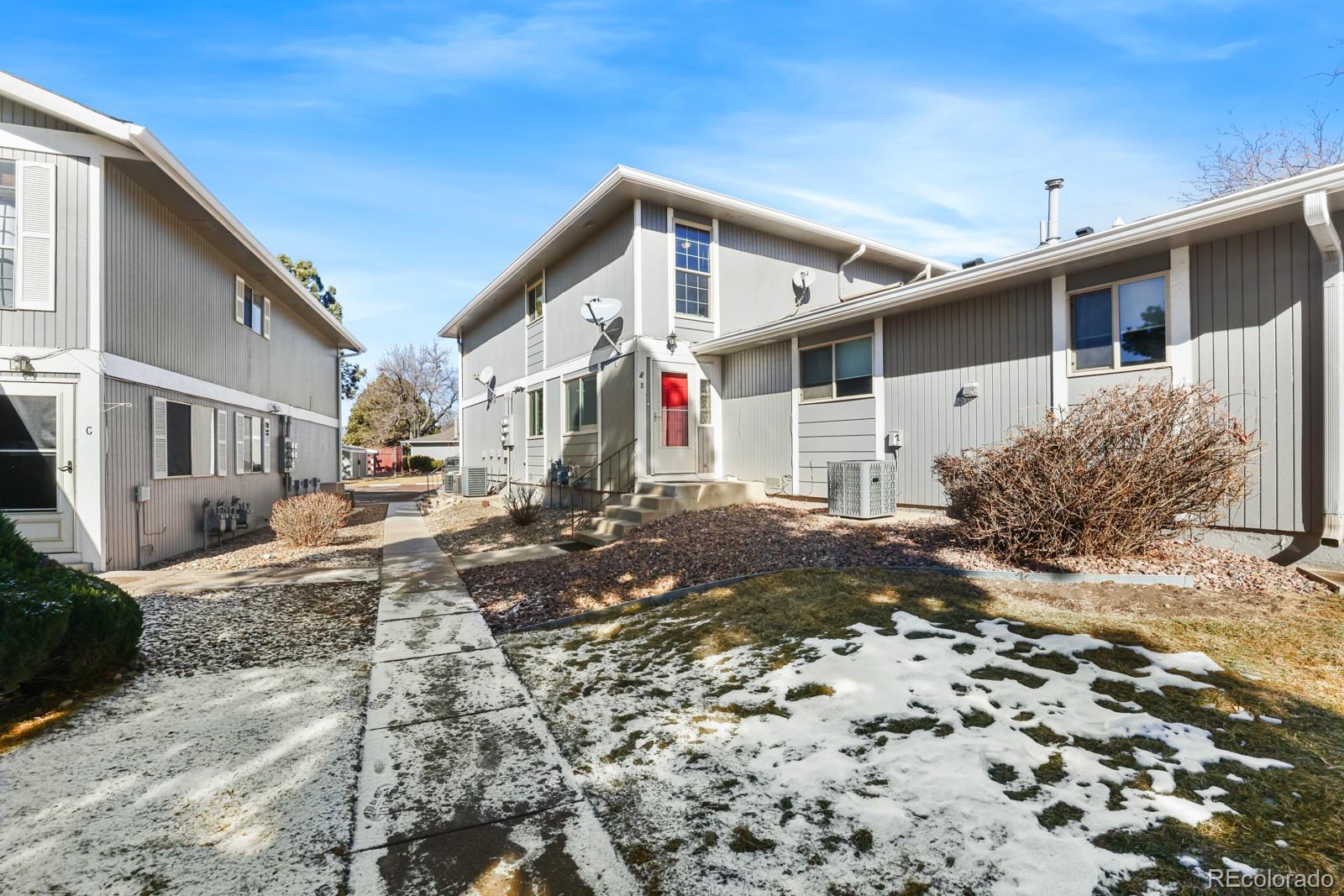 4742 Villa Circle Unit: B