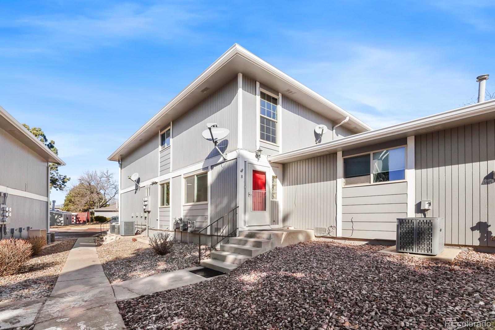 4742 Villa Circle Unit: B