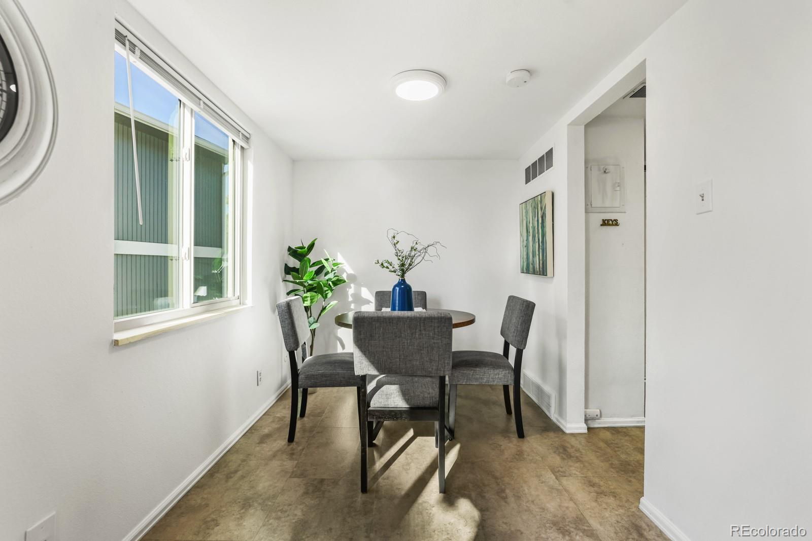 4742 Villa Circle Unit: B