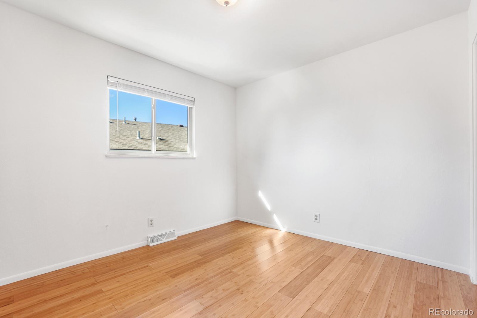 4742 Villa Circle Unit: B