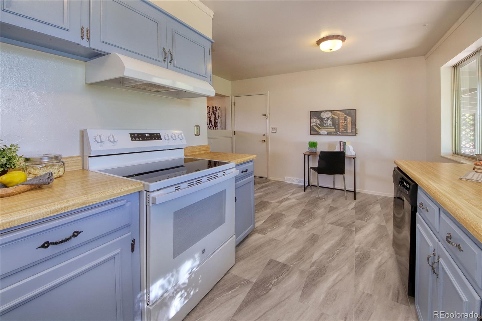1227 Holmes Drive