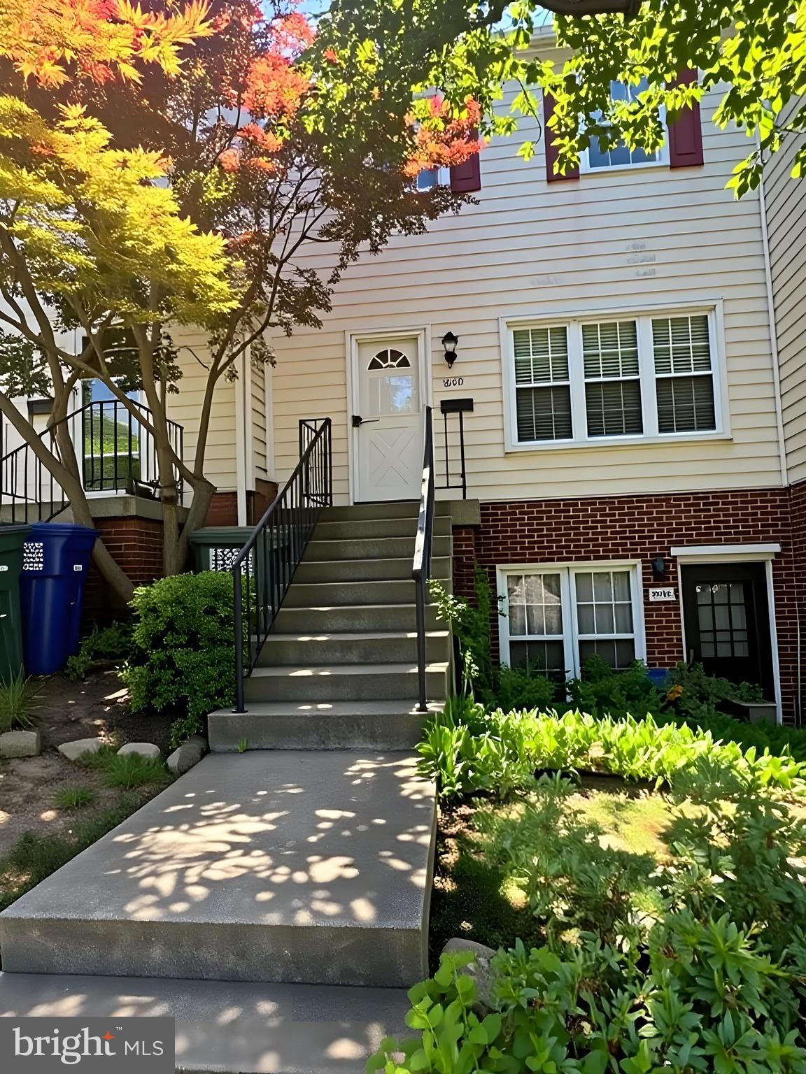 1687 HART COURT