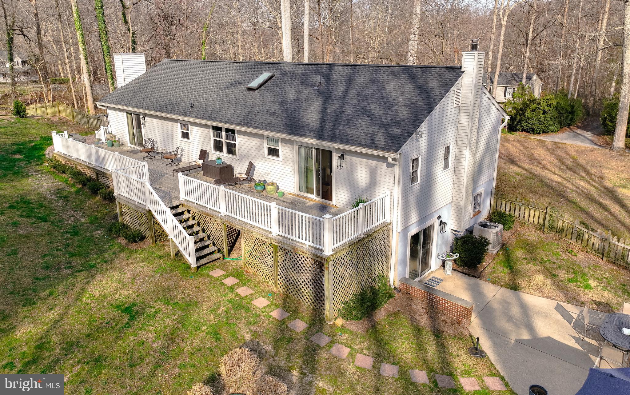 9035 Mary Ann Dr