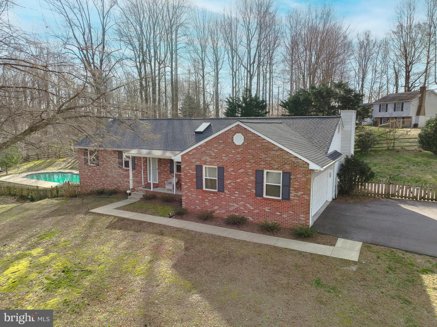 9035 Mary Ann Dr