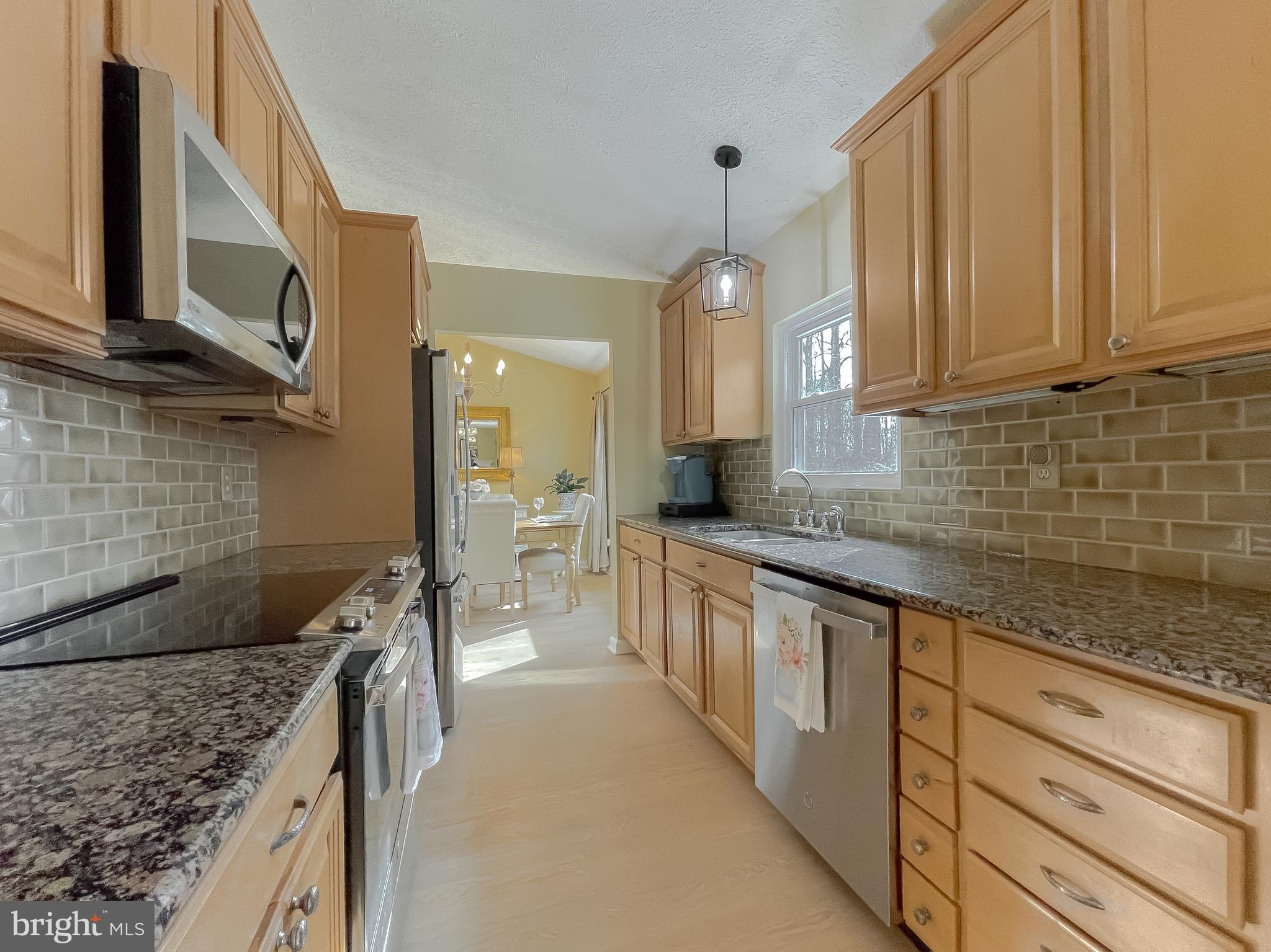 9035 Mary Ann Dr
