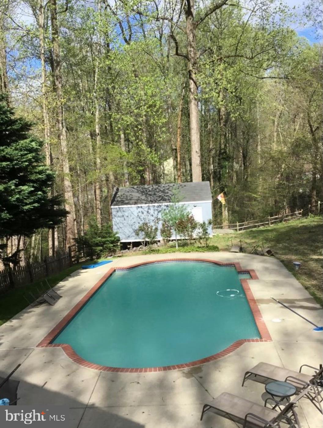 9035 Mary Ann Dr