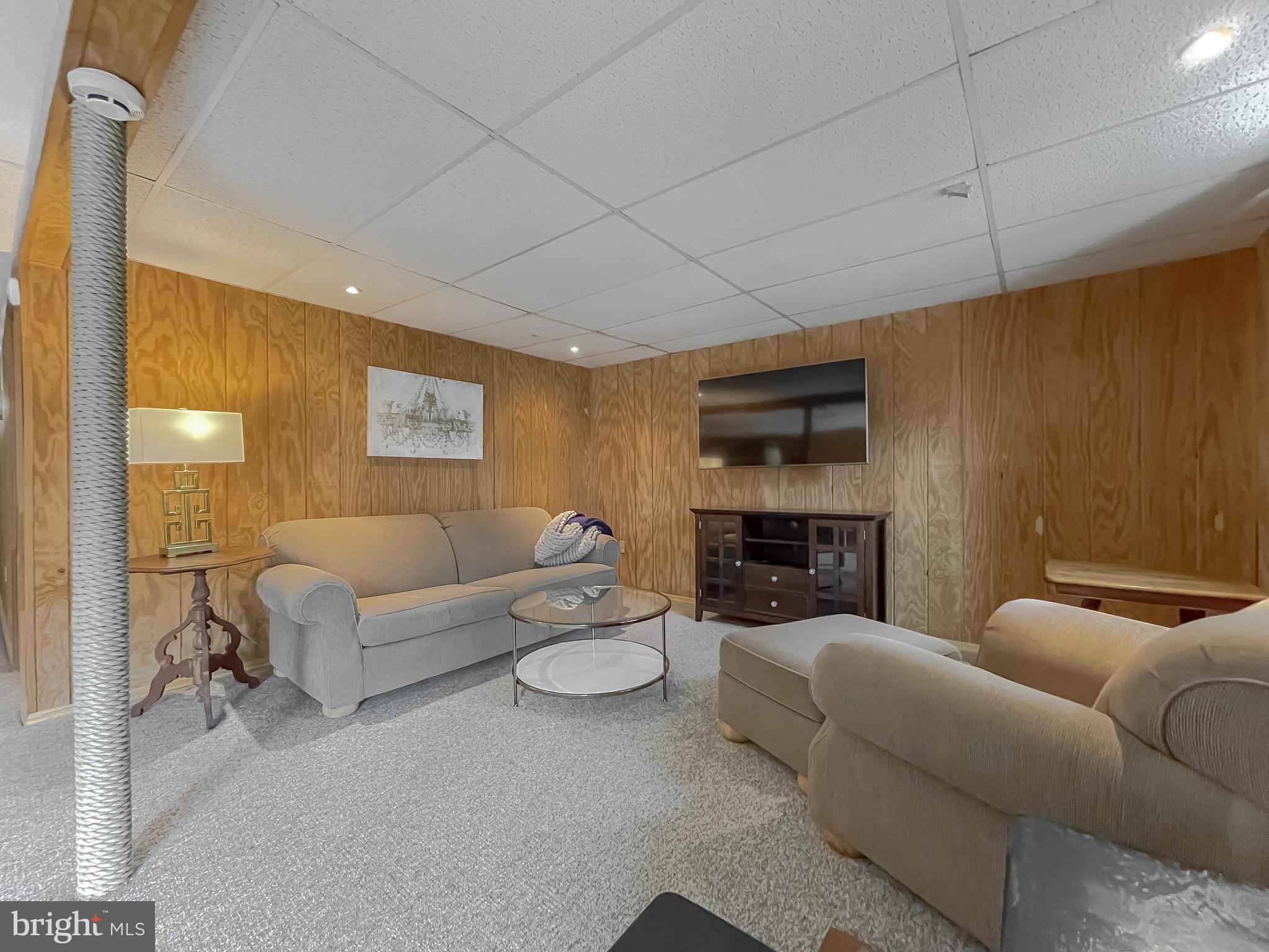 9035 Mary Ann Dr