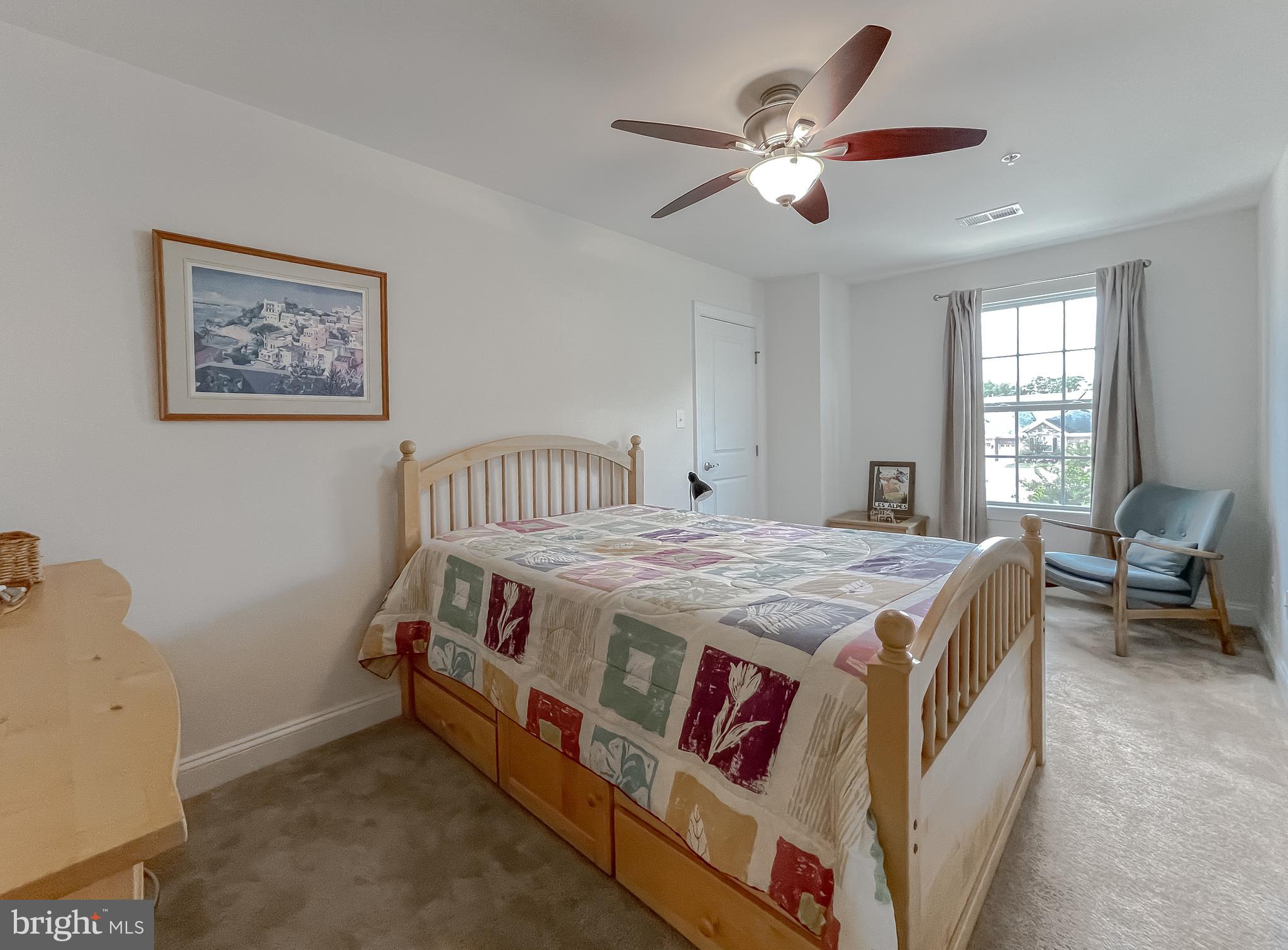 10428 Sunshine Pl