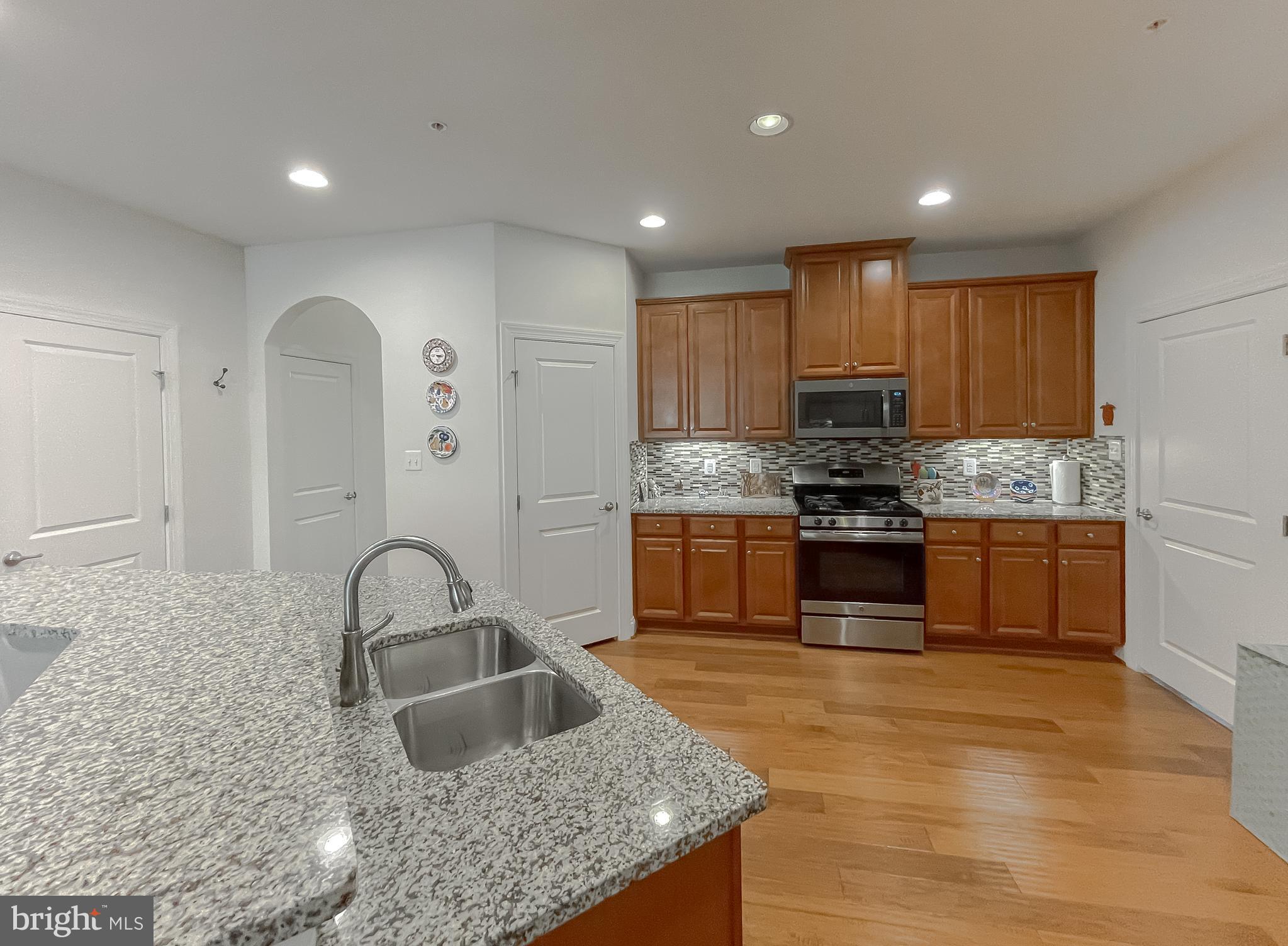 10428 Sunshine Pl