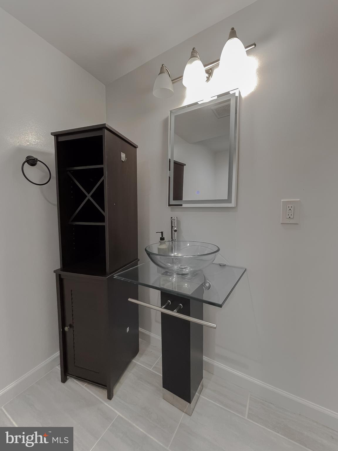 3680 Prince Edward Dr