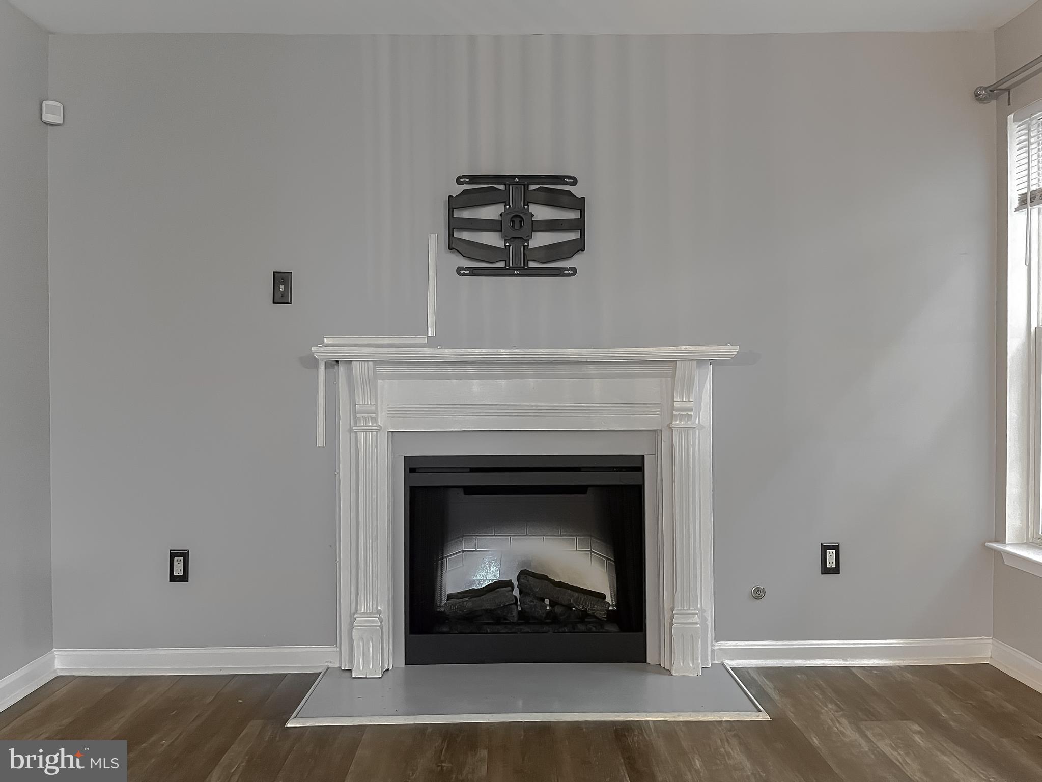 3680 Prince Edward Dr