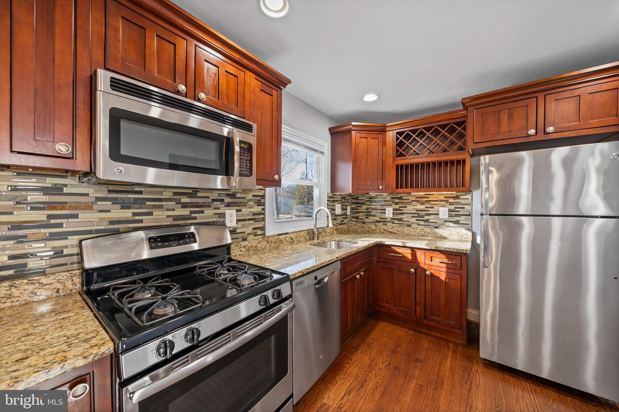 409 University Dr