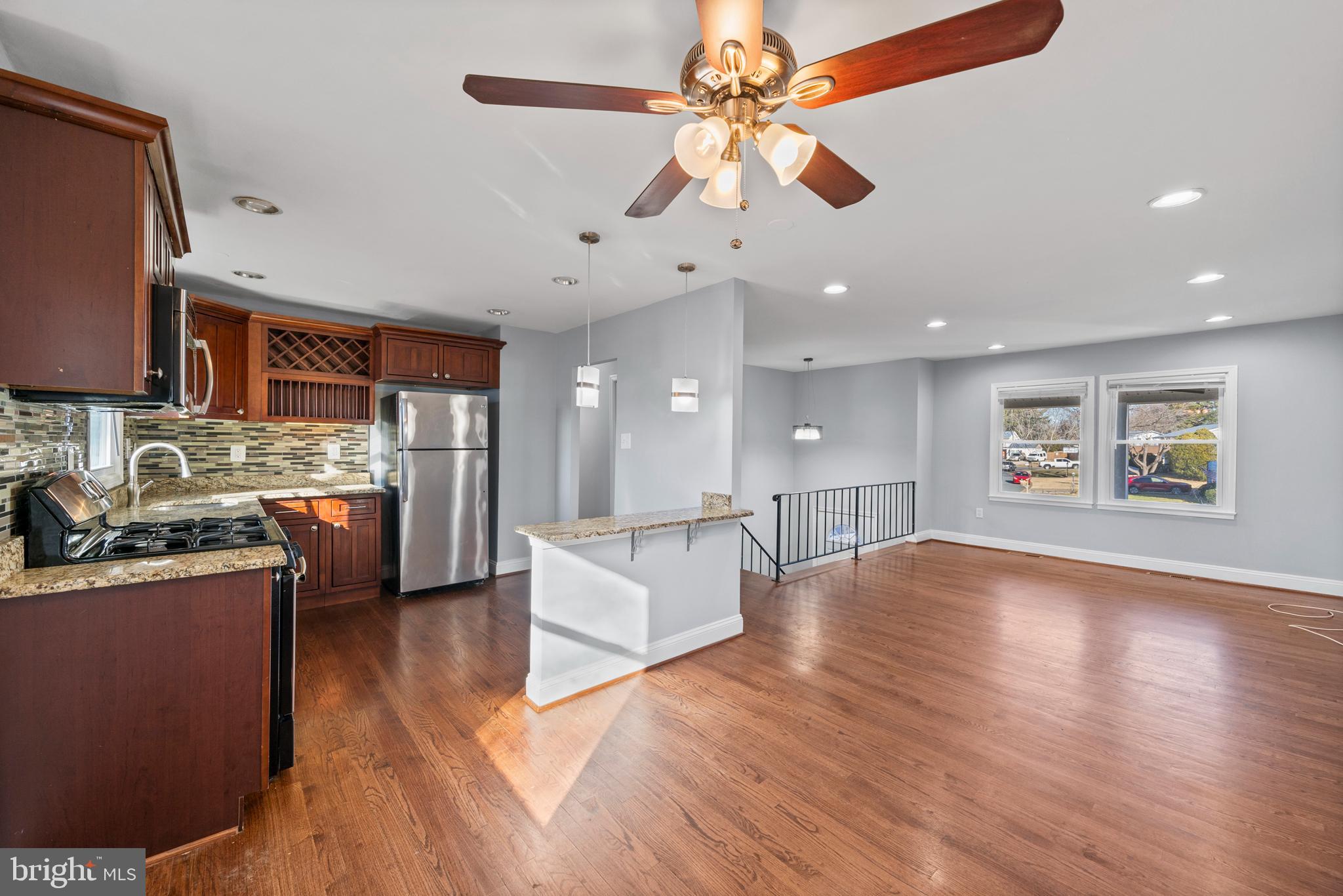 409 University Dr